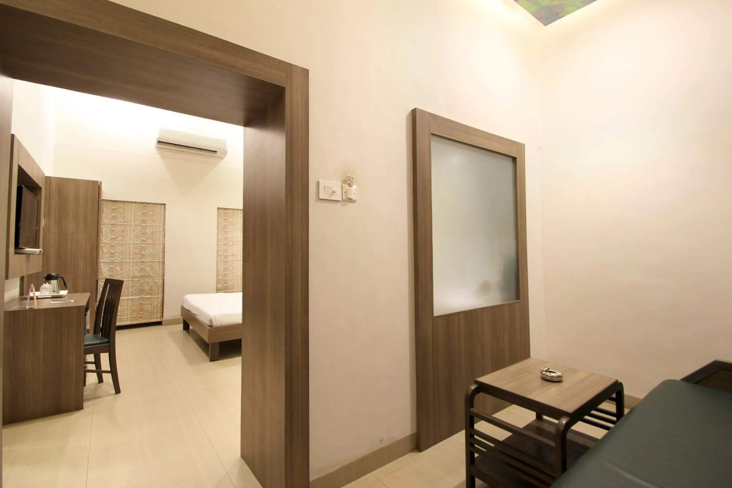 Decorative detail, Bed in Taj Mahal Hotel Abids