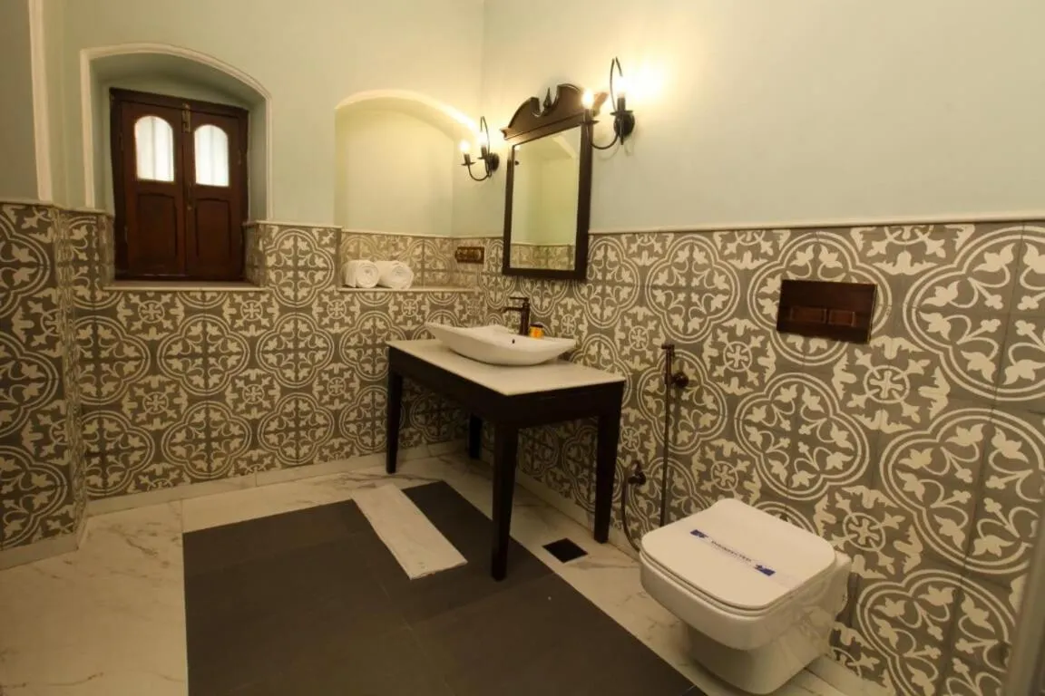 Toilet in Taj Mahal Hotel Abids