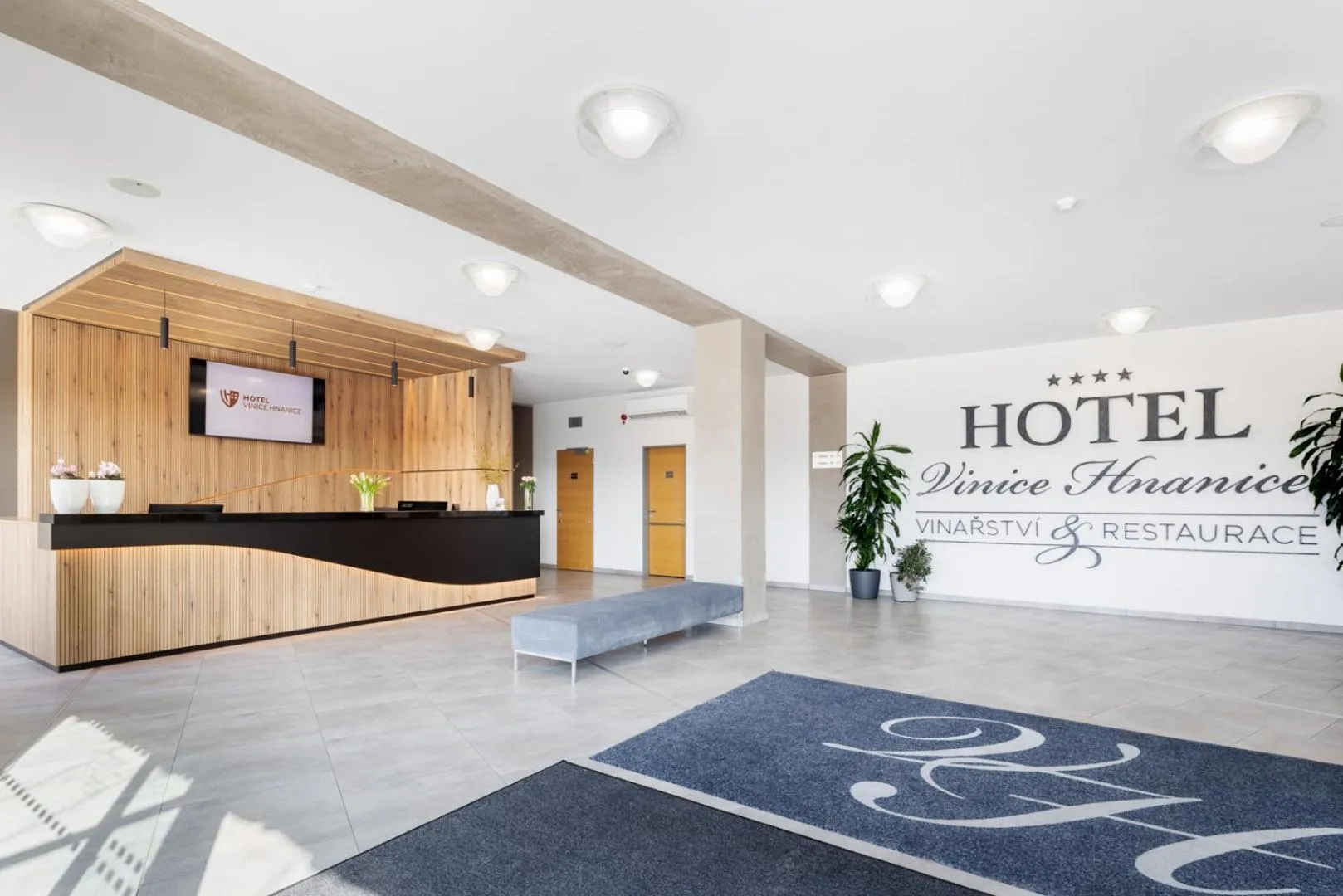 Hotel Vinice Hnanice