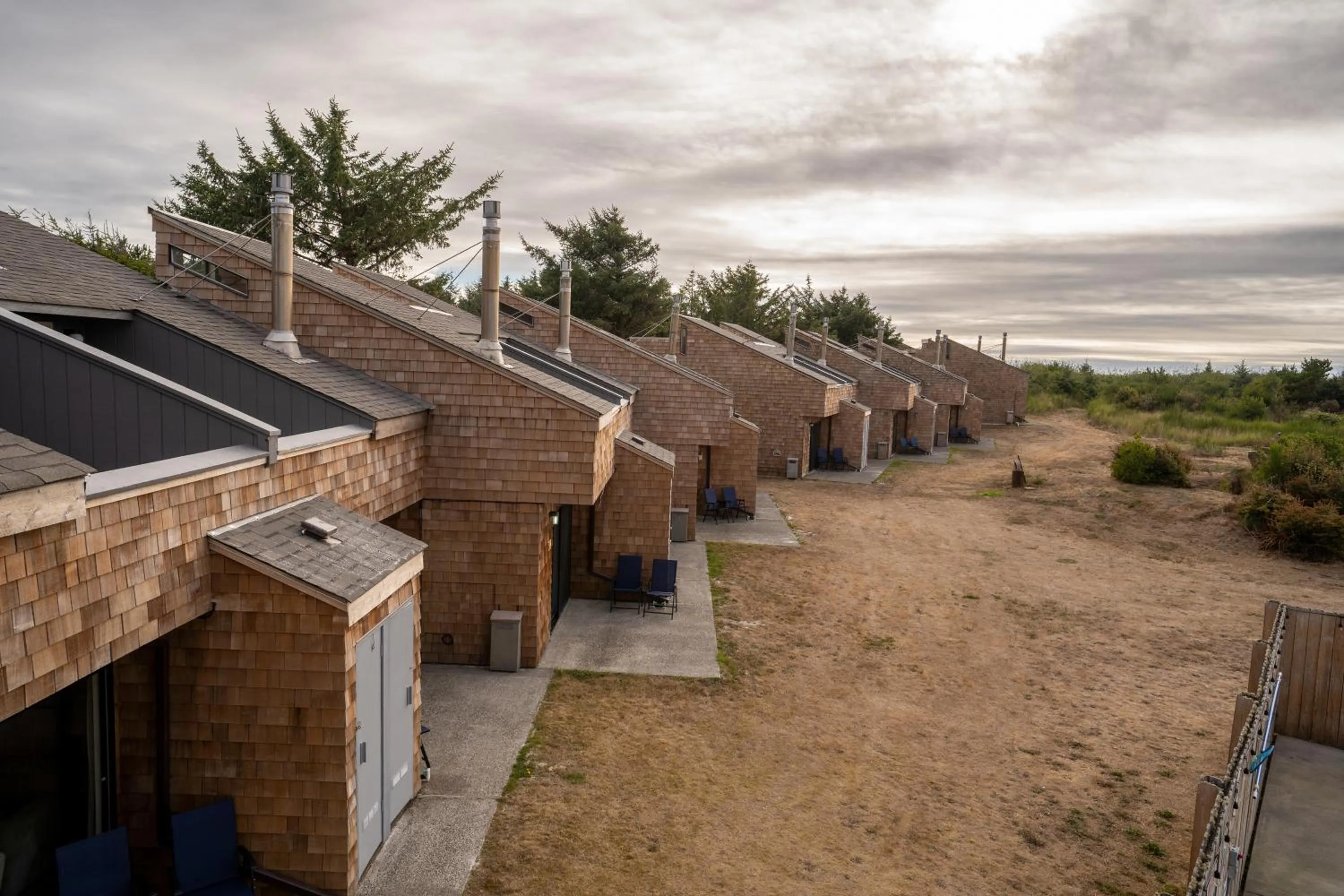 Property building in Surfcrest Resort