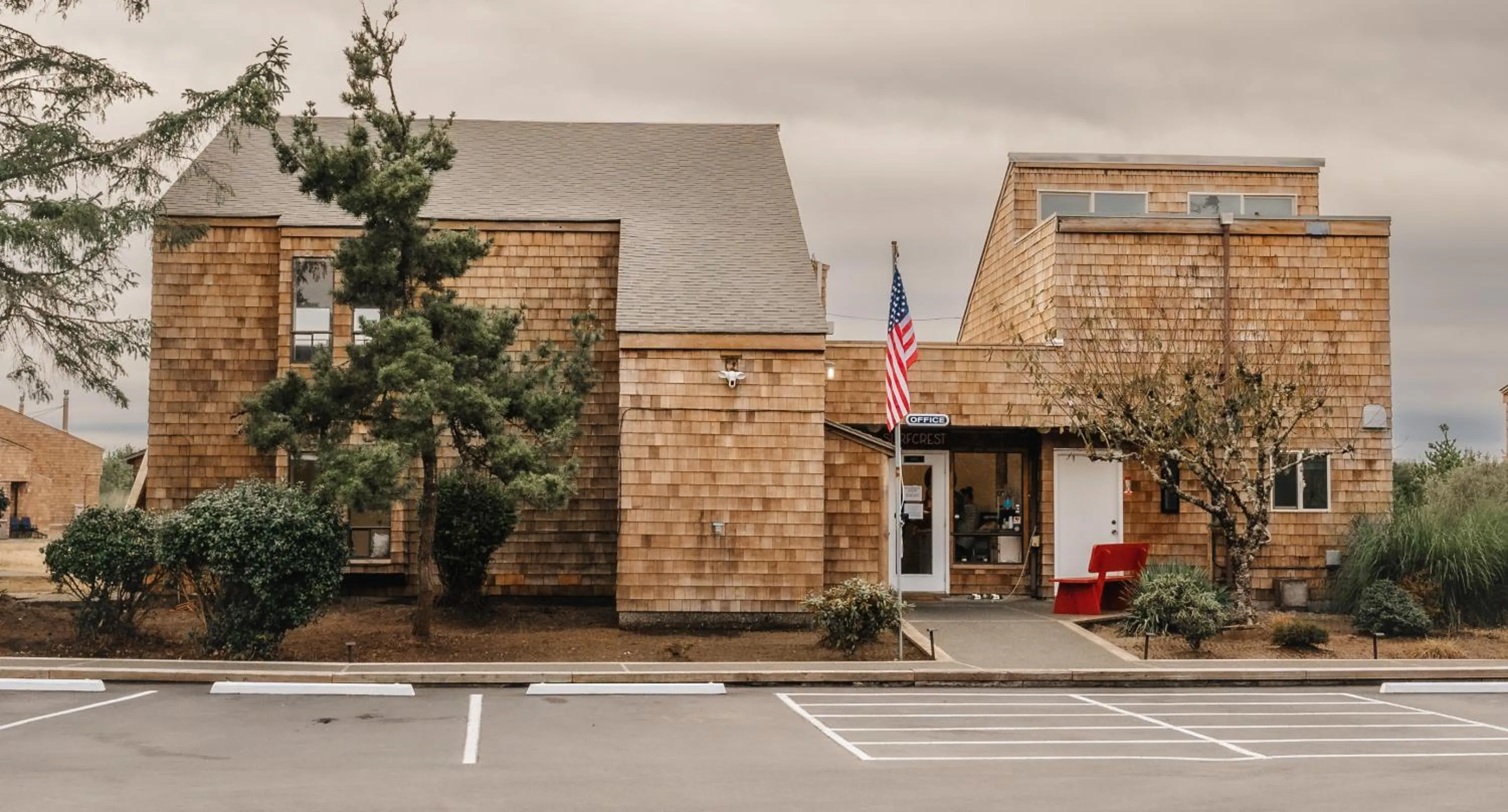 Property building in Surfcrest Resort