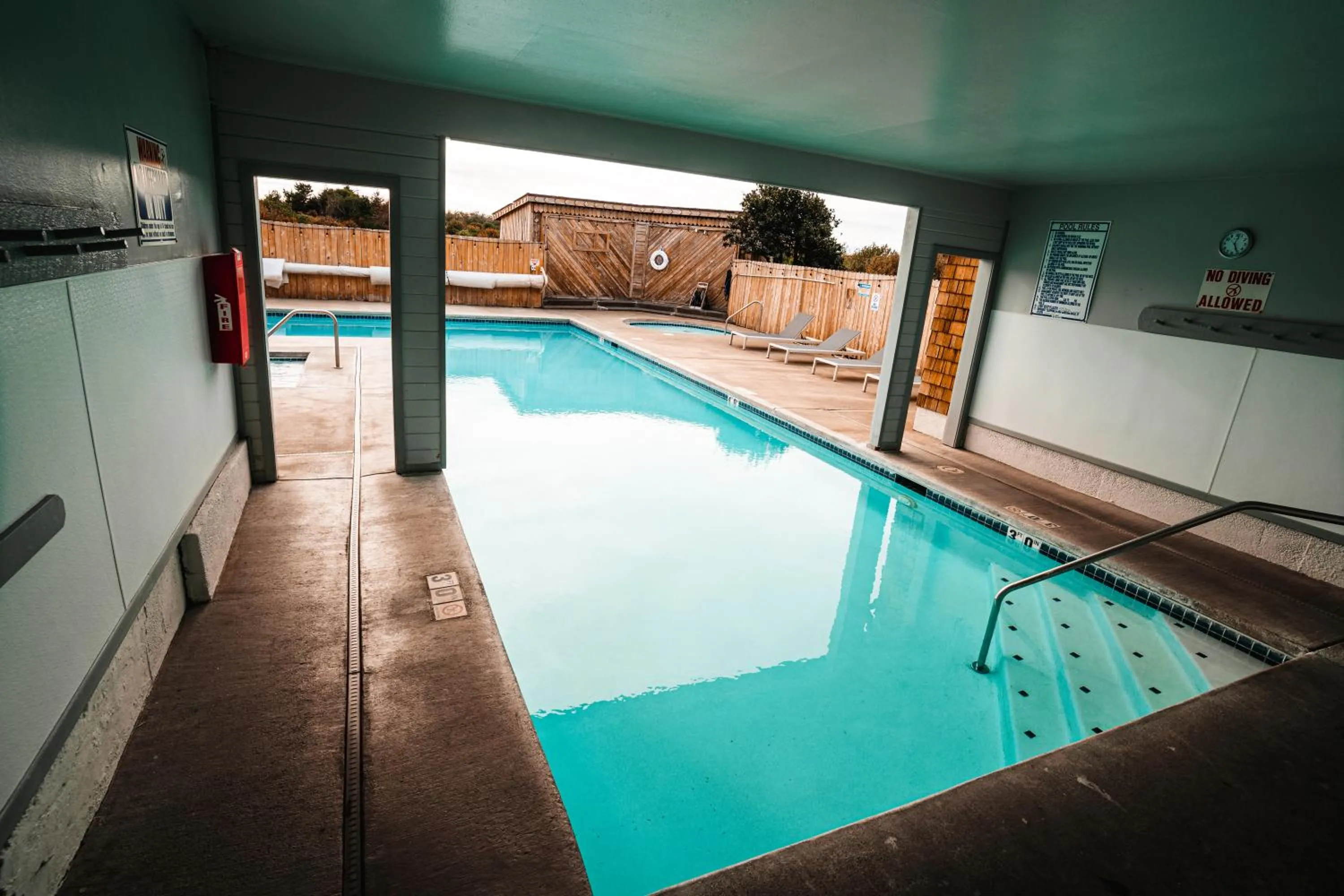 Swimming pool in Surfcrest Resort