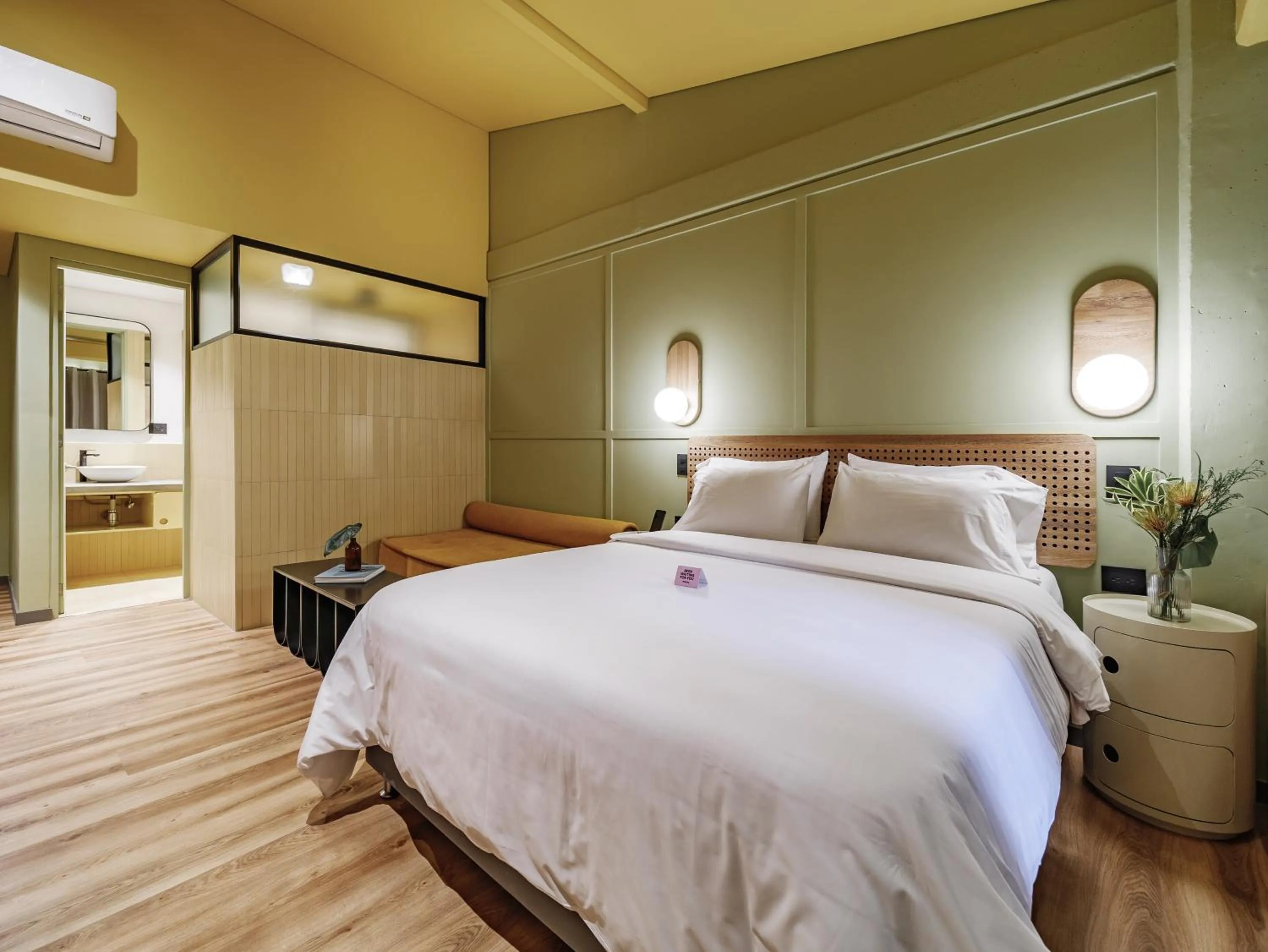 Bed in The Somos Flats Provenza