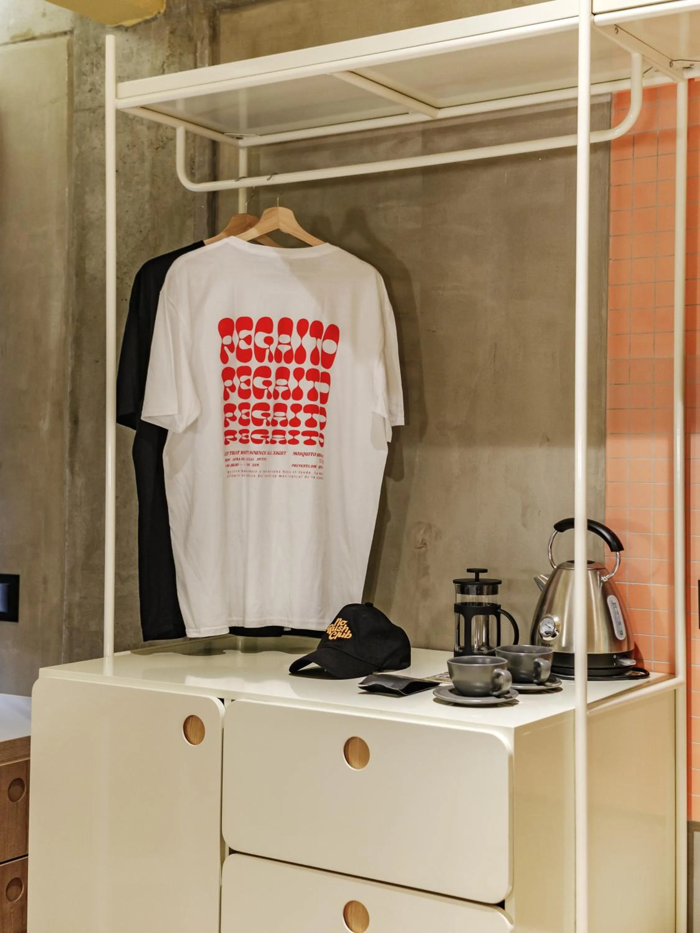 wardrobe in The Somos Flats Provenza