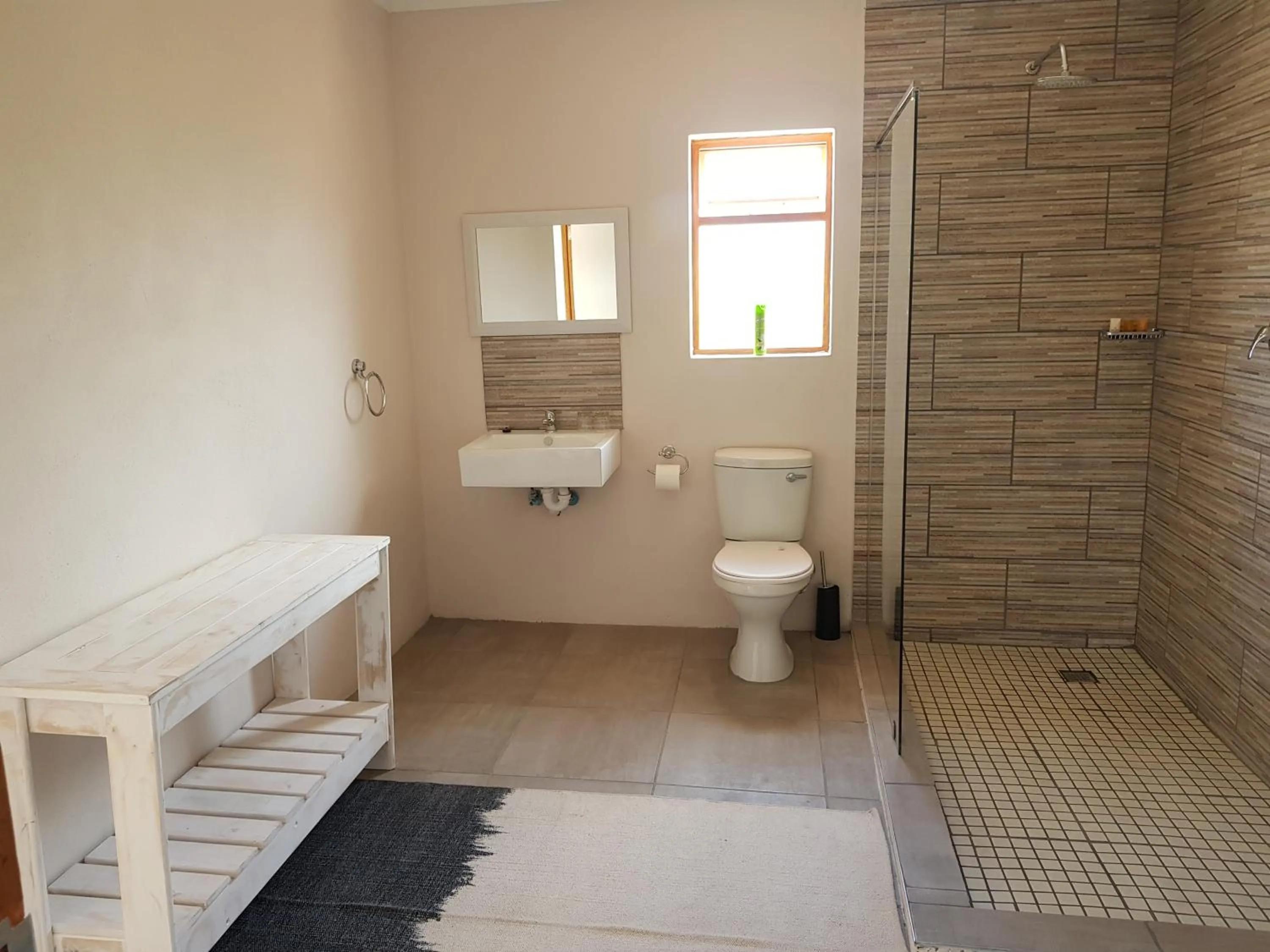 Bathroom in Zwartberg View Mountain Lodge
