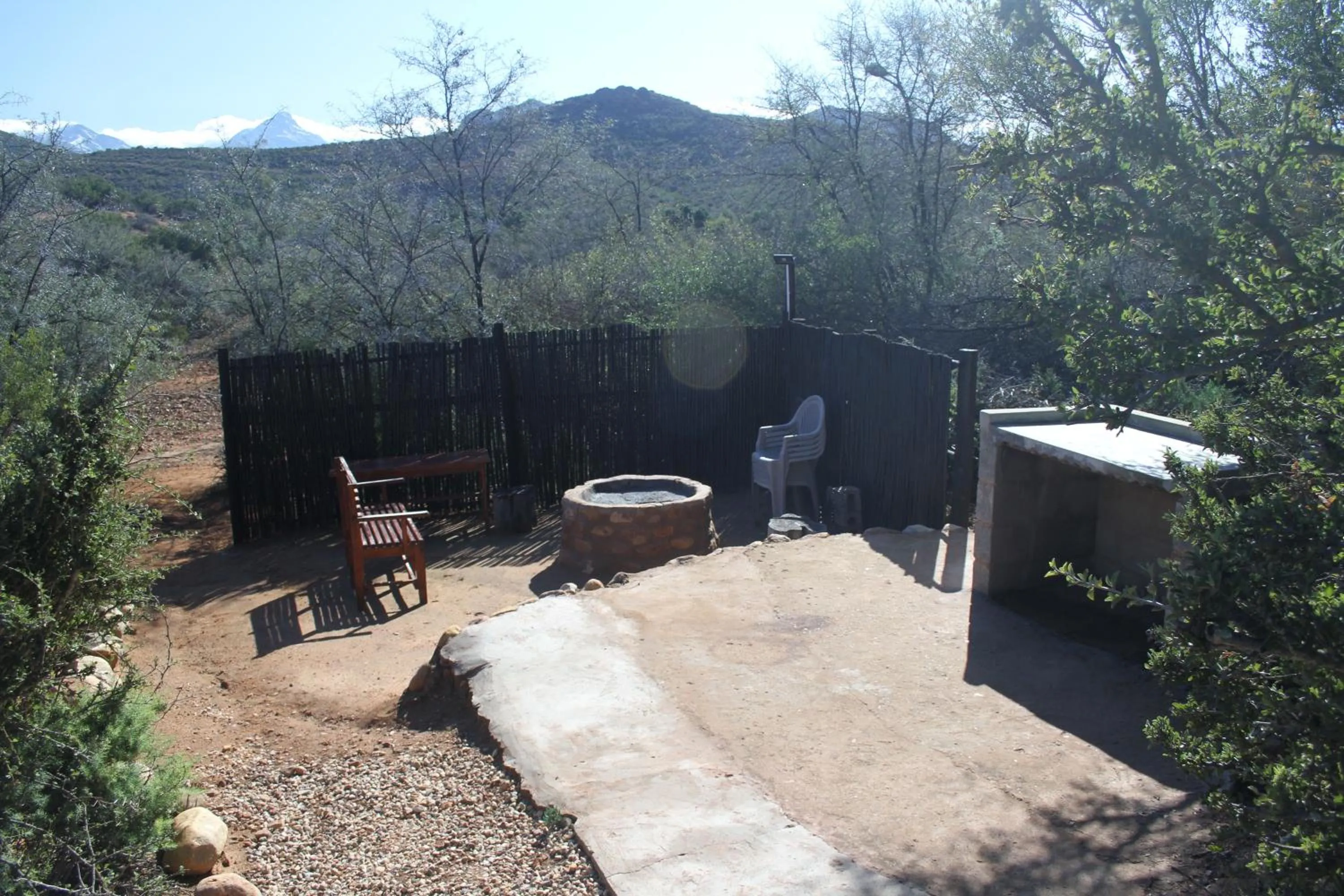 BBQ facilities in Zwartberg View Mountain Lodge