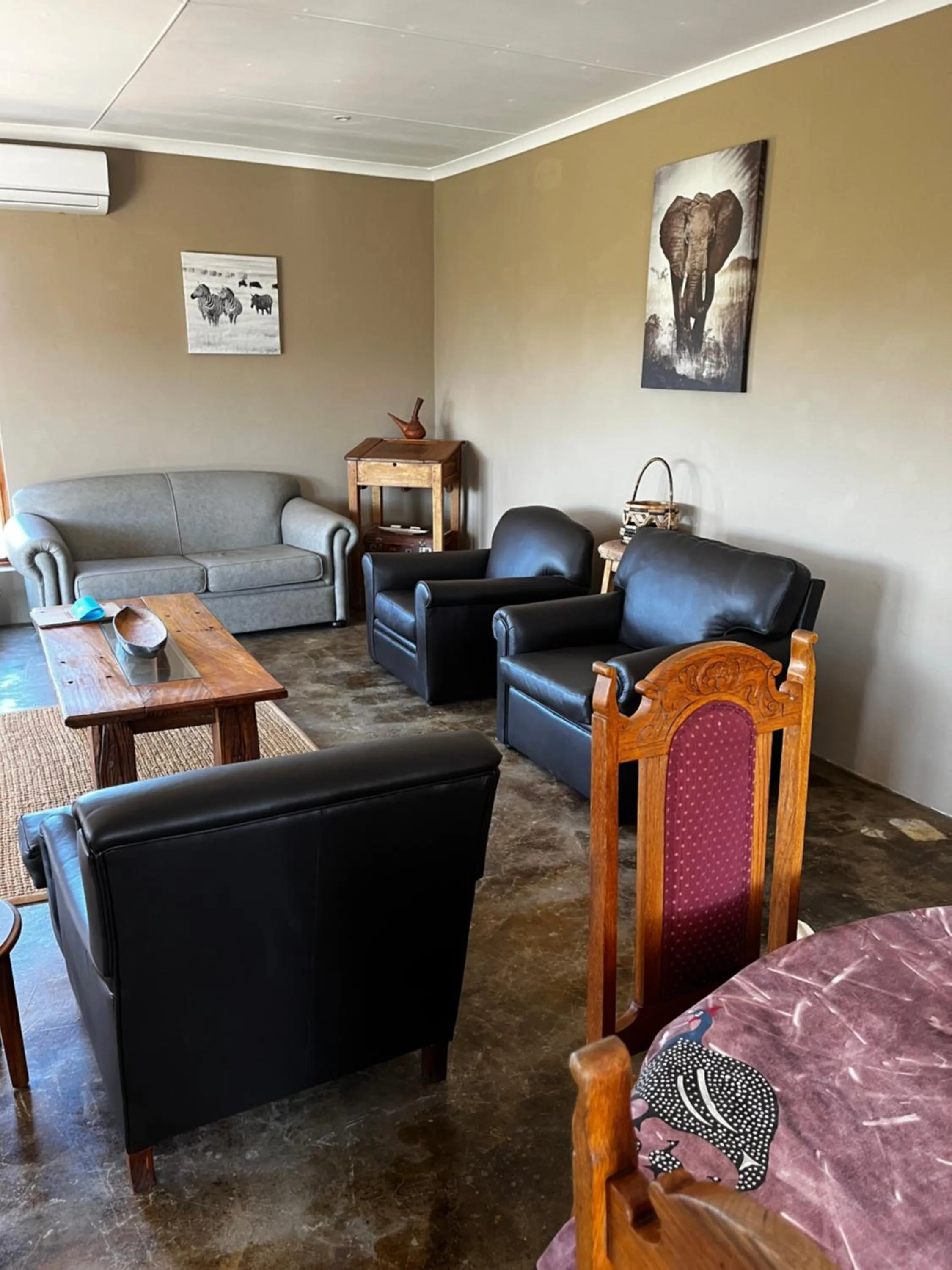 Lounge or bar in Zwartberg View Mountain Lodge