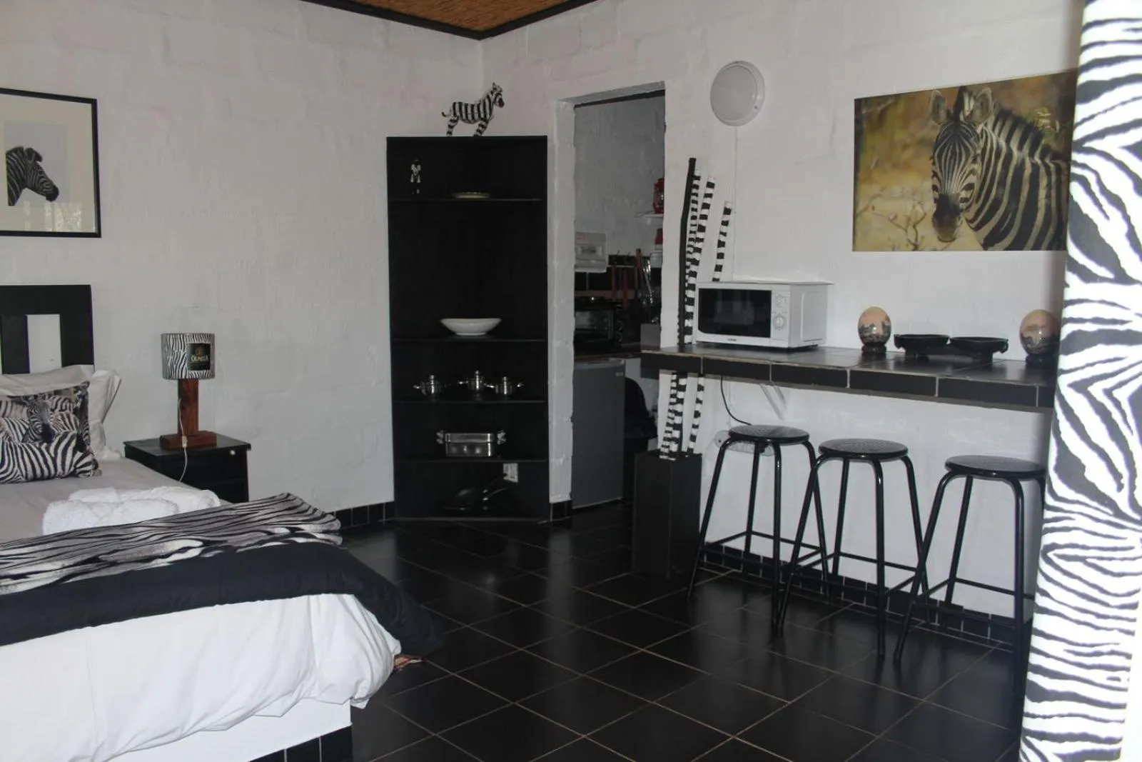 View (from property/room), Bed in Zwartberg View Mountain Lodge