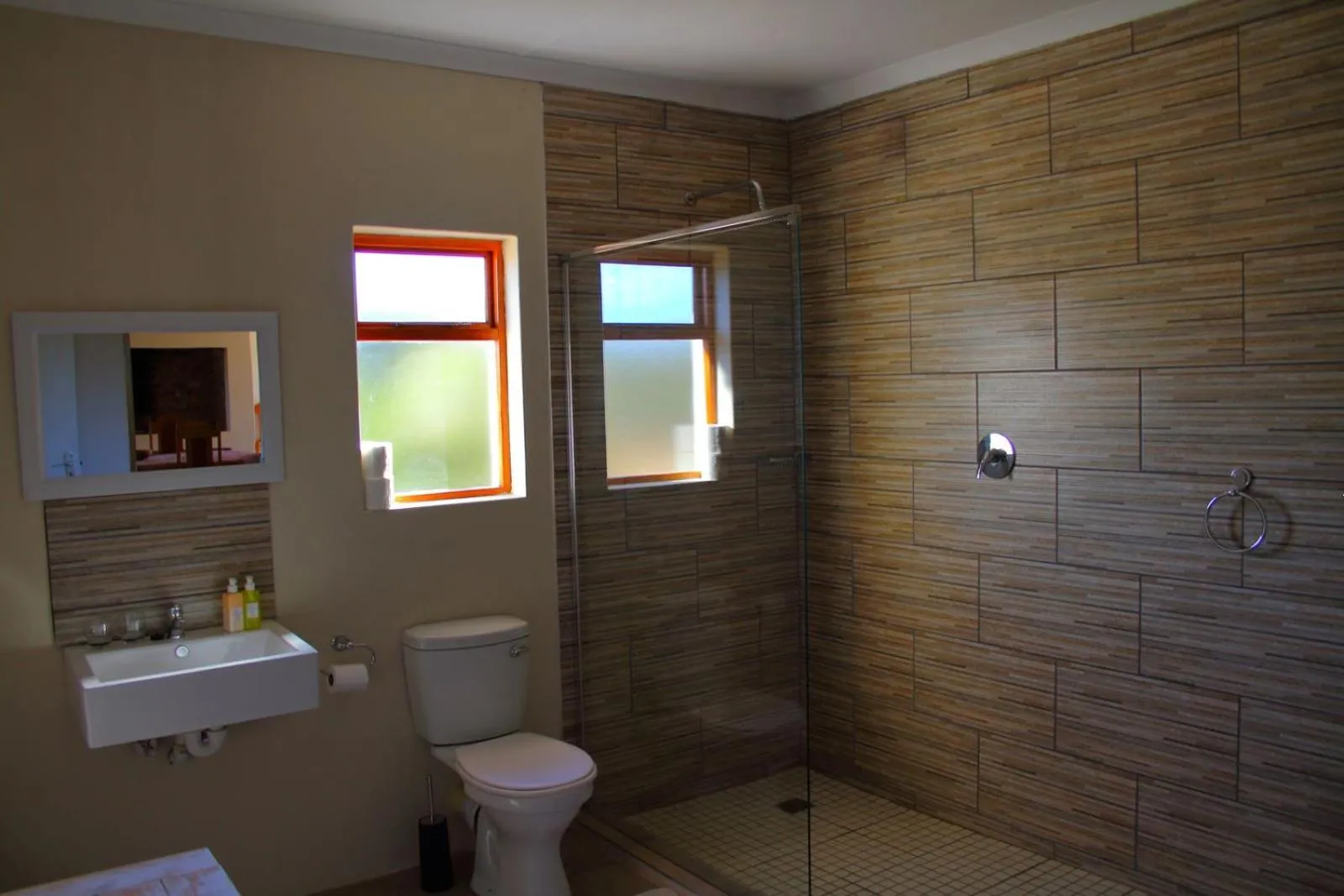 Bathroom in Zwartberg View Mountain Lodge