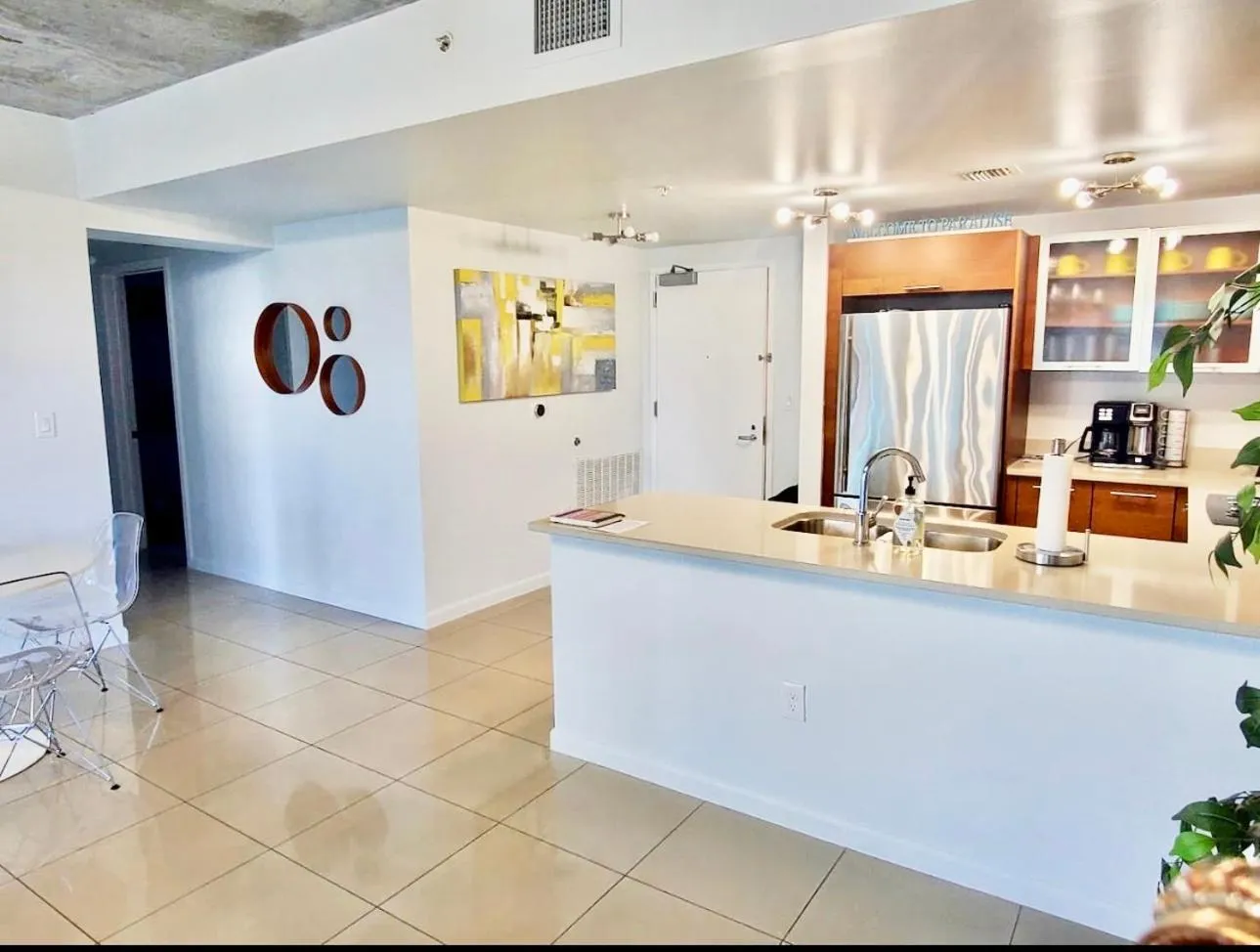 Kitchen or kitchenette in Spacious 2BD 2BTH at Midblock