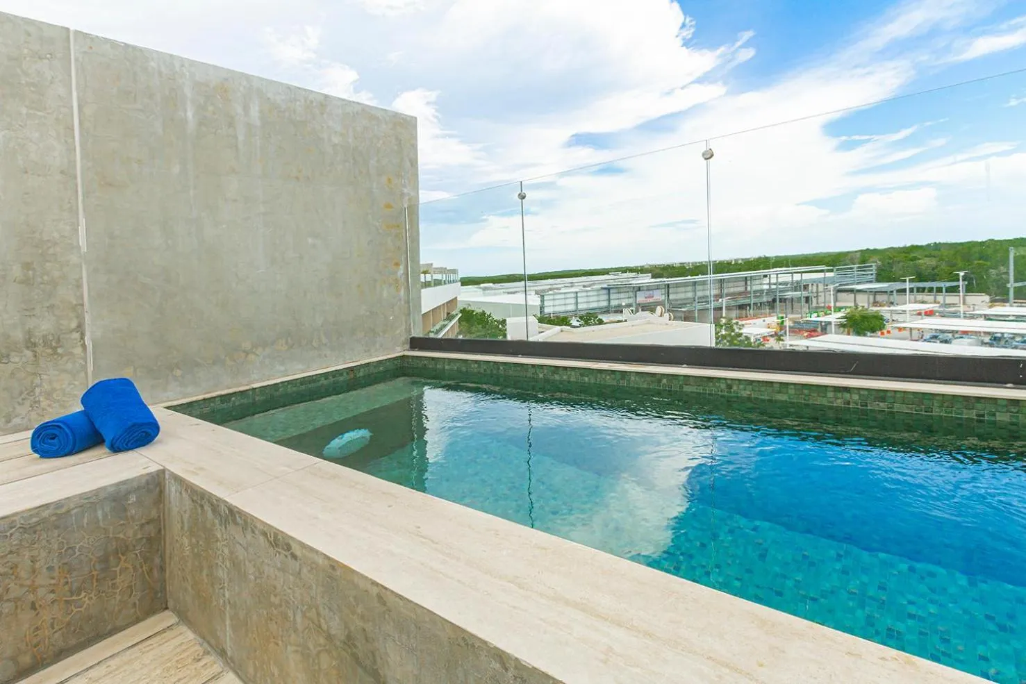 Swimming pool in Impresionante Condominio Tuk Tulum