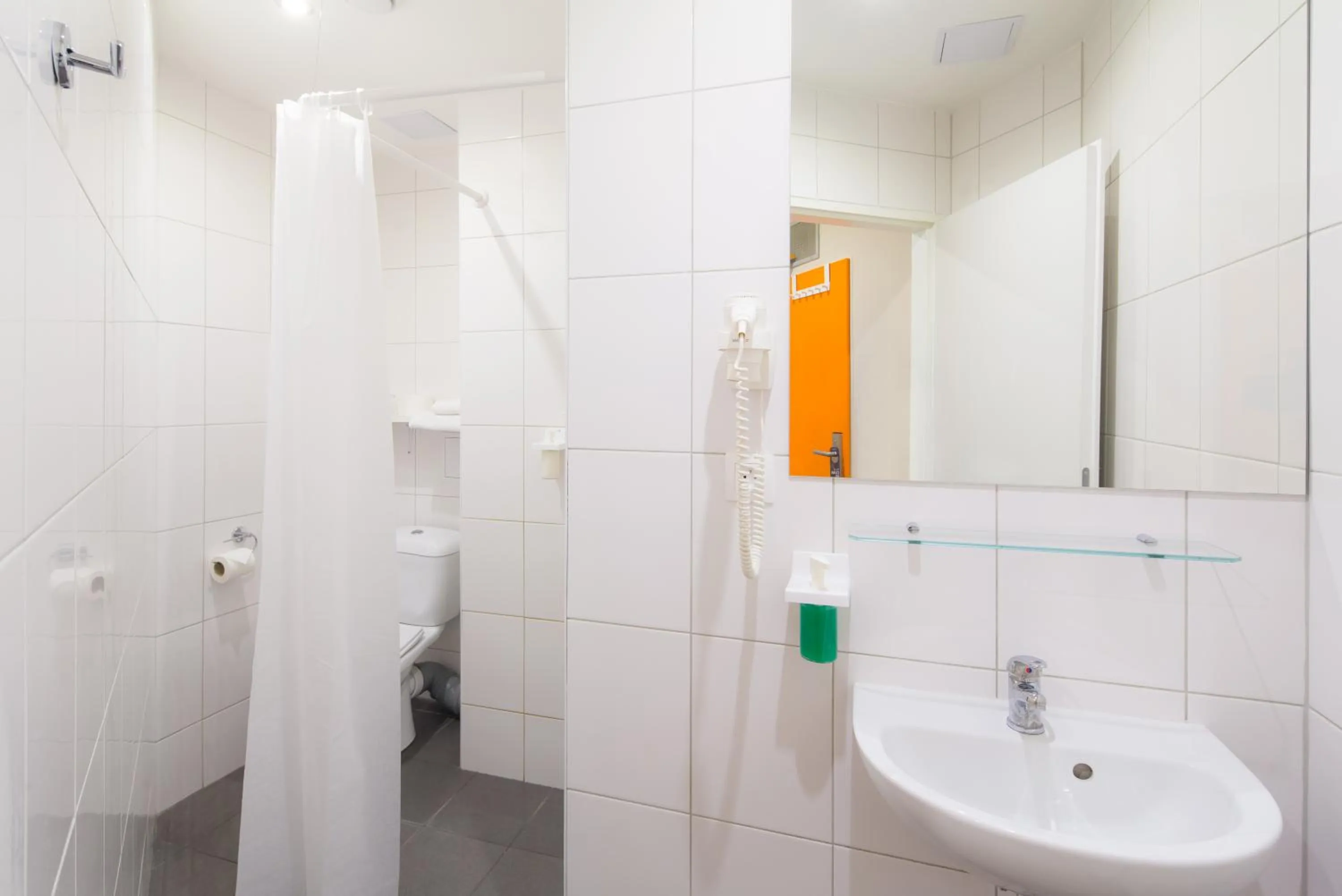 Bathroom in Minimino hotel