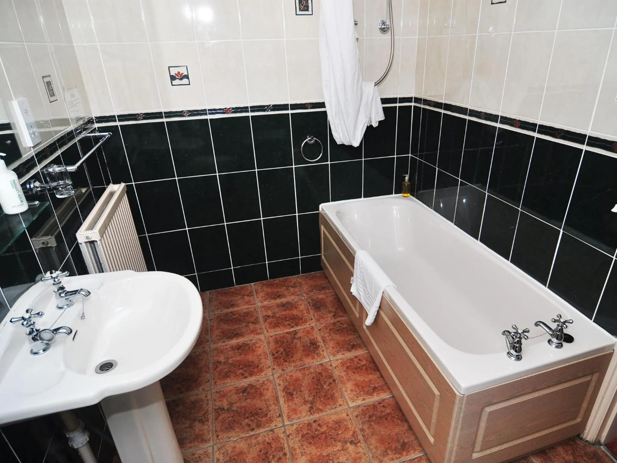 Bathroom in Brook House Inn