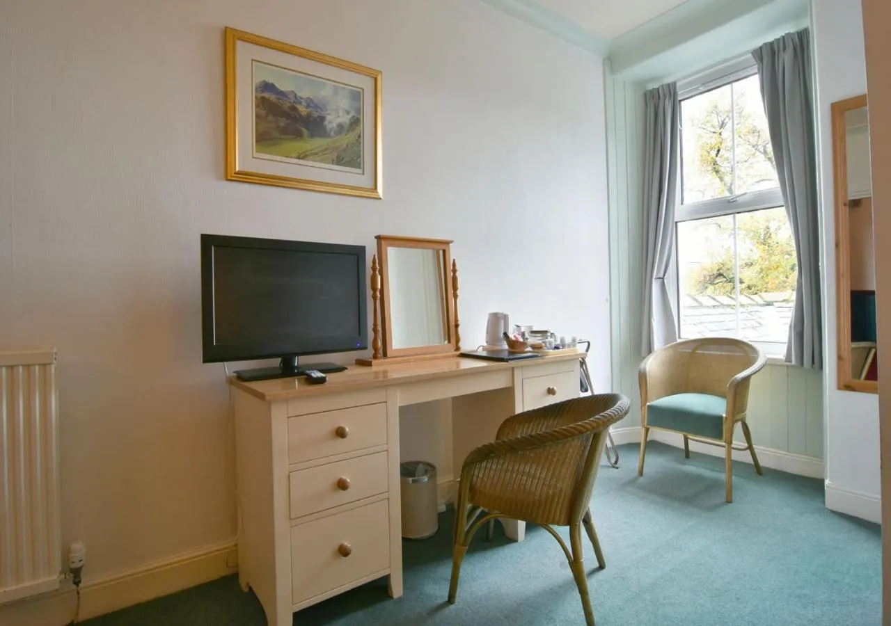 TV and multimedia in Brook House Inn