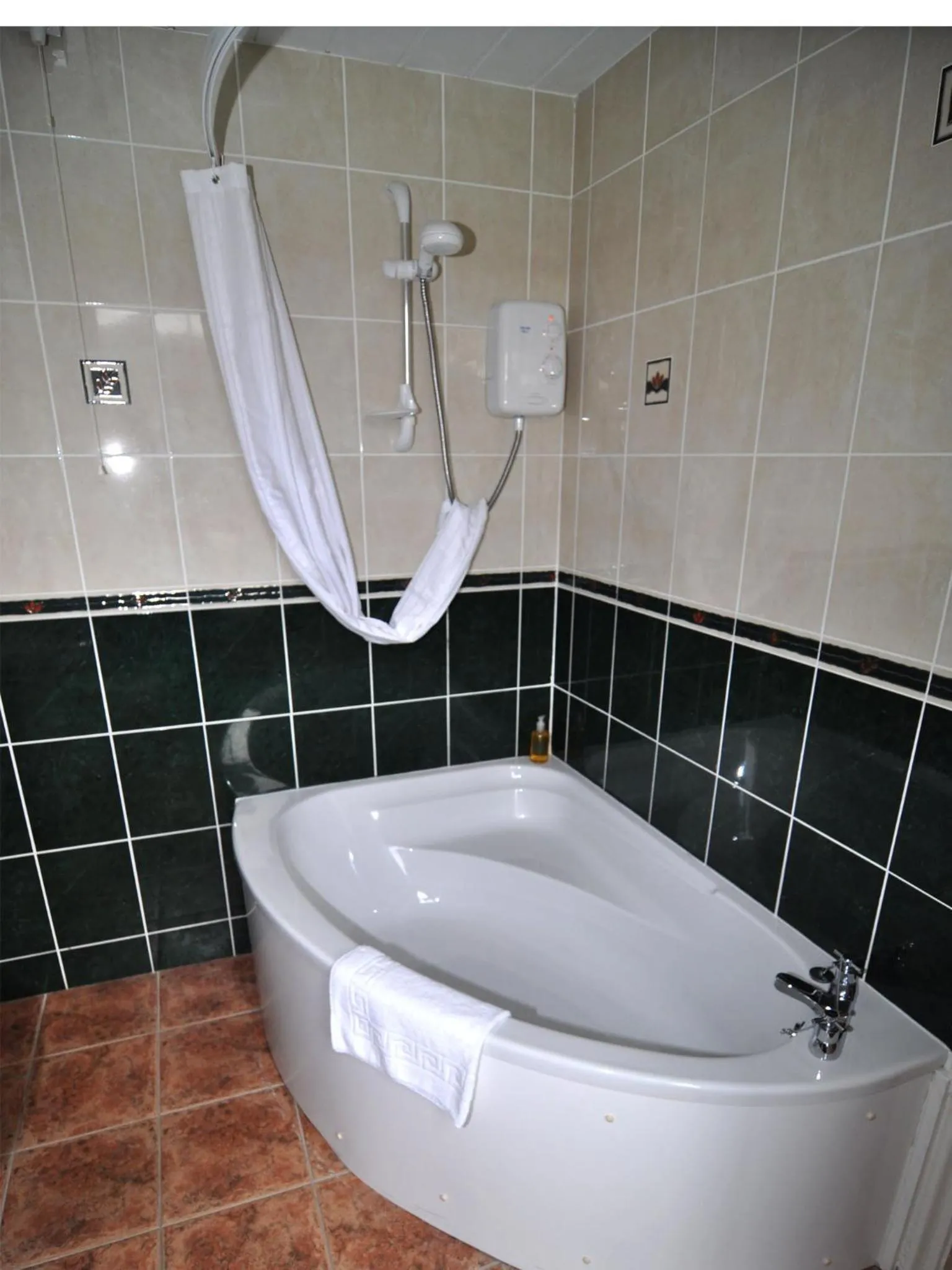 Bathroom in Brook House Inn