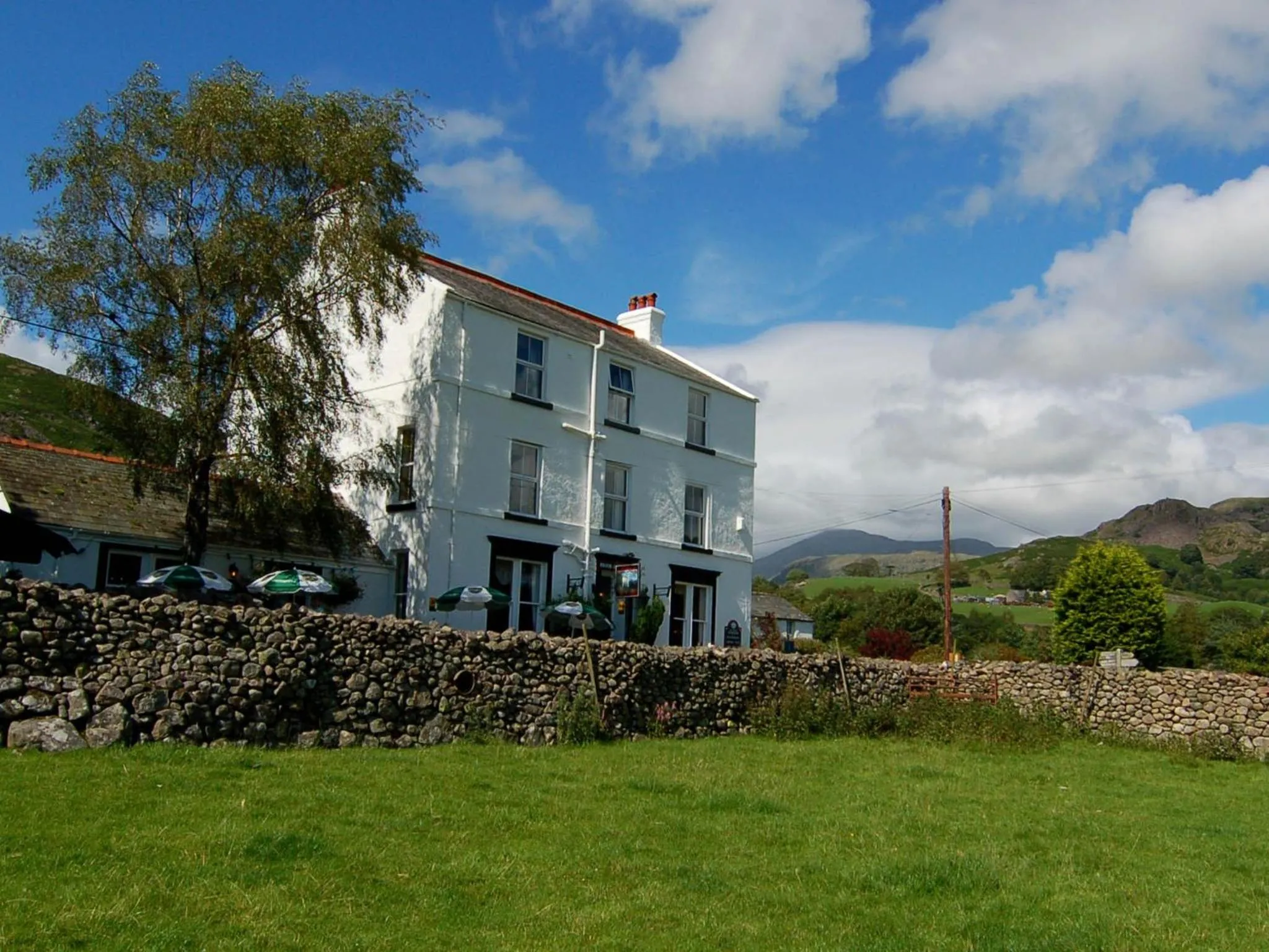 Facade/entrance in Brook House Inn