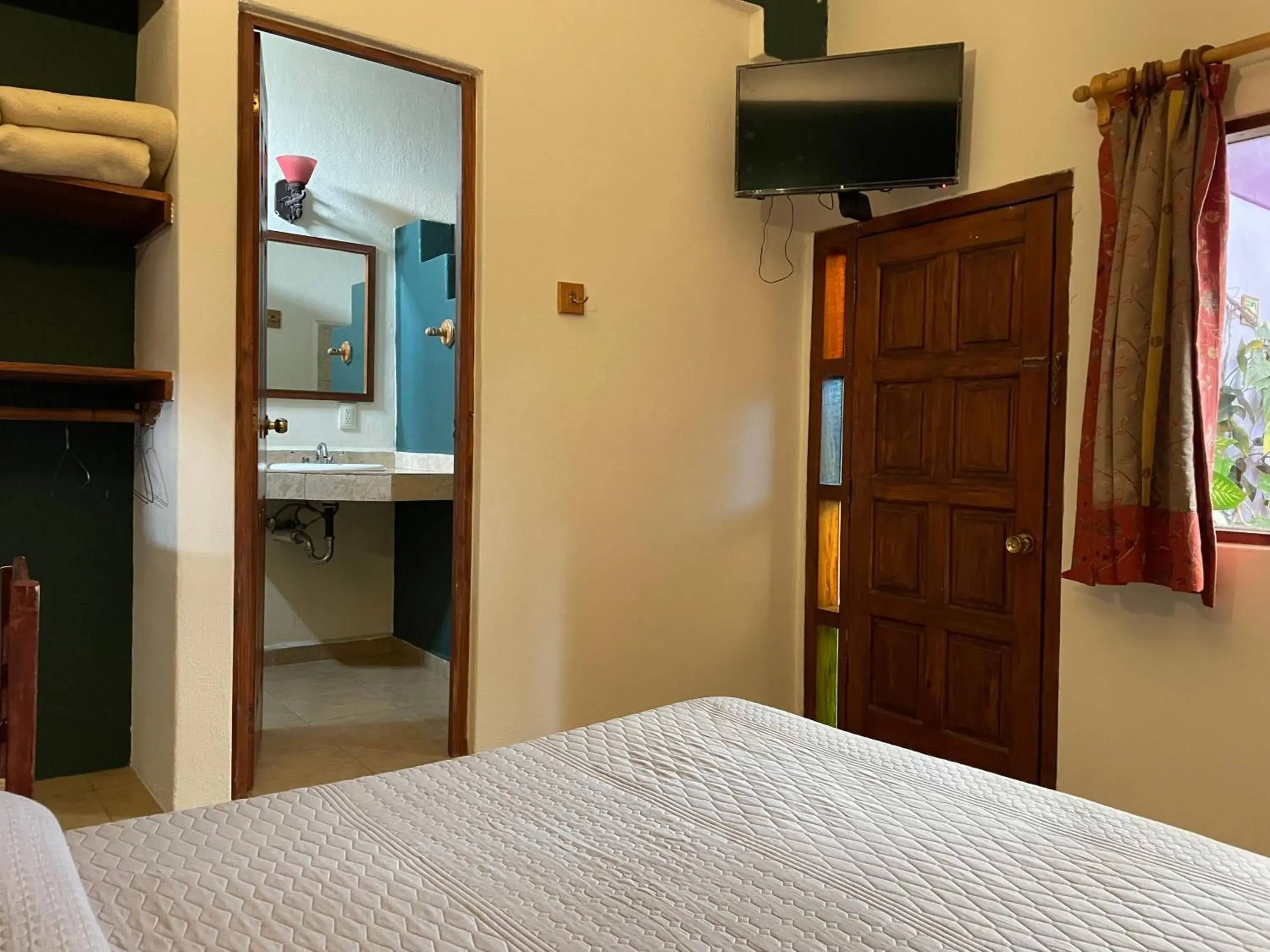 Double Room in Hospedaje Las Orquideas Double Room in Hospedaje Las Orquideas