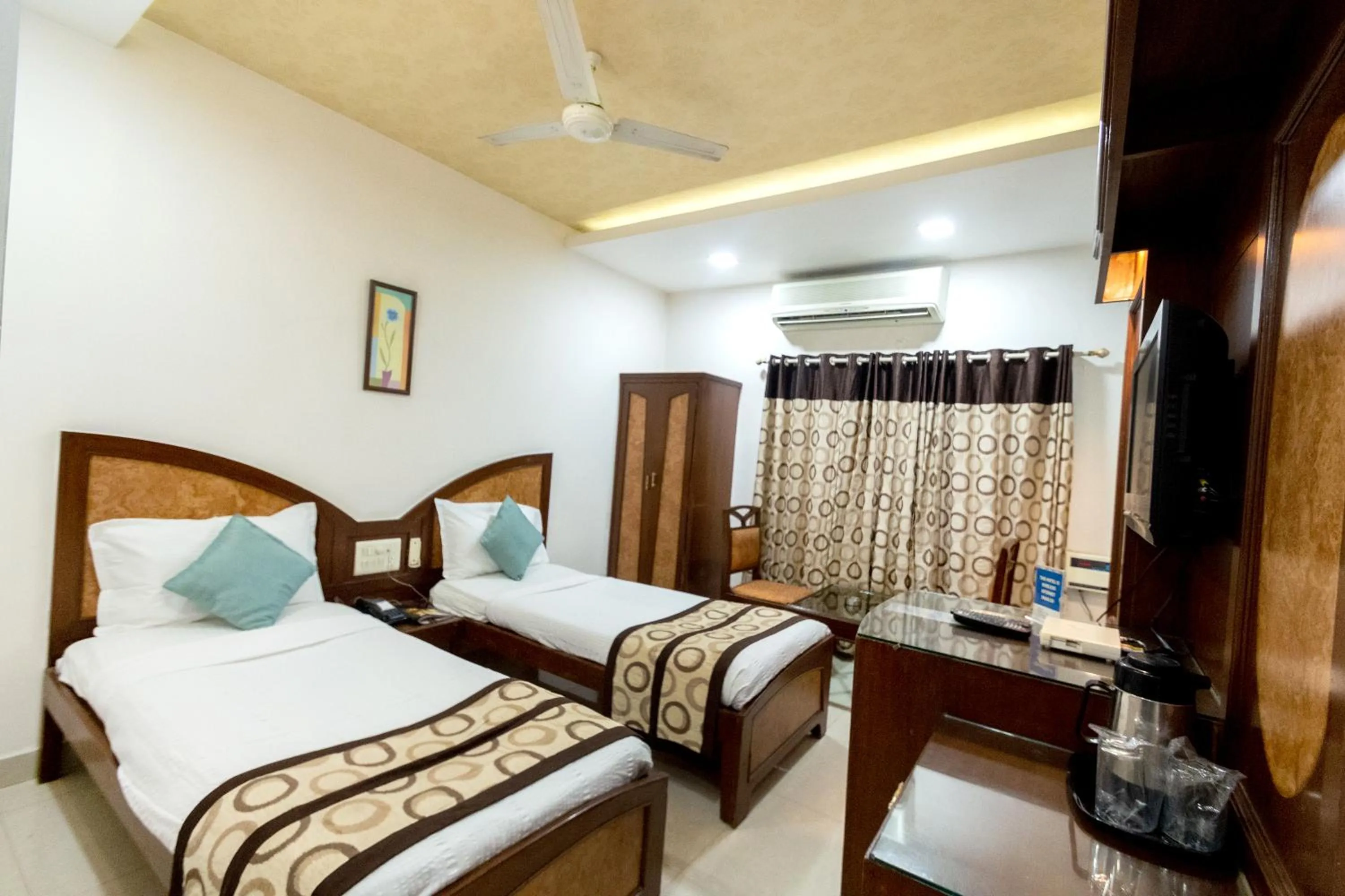 View (from property/room), Bed in Hotel Annapoorna Residency