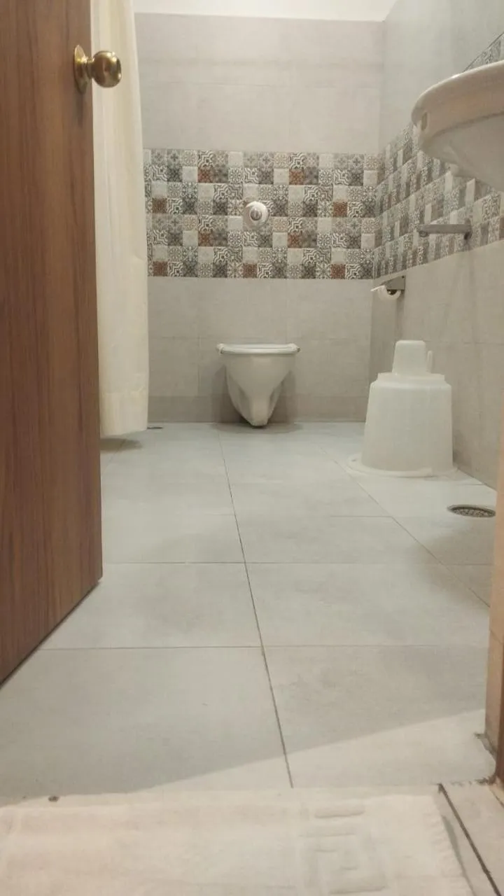 Toilet in Hotel Annapoorna Residency
