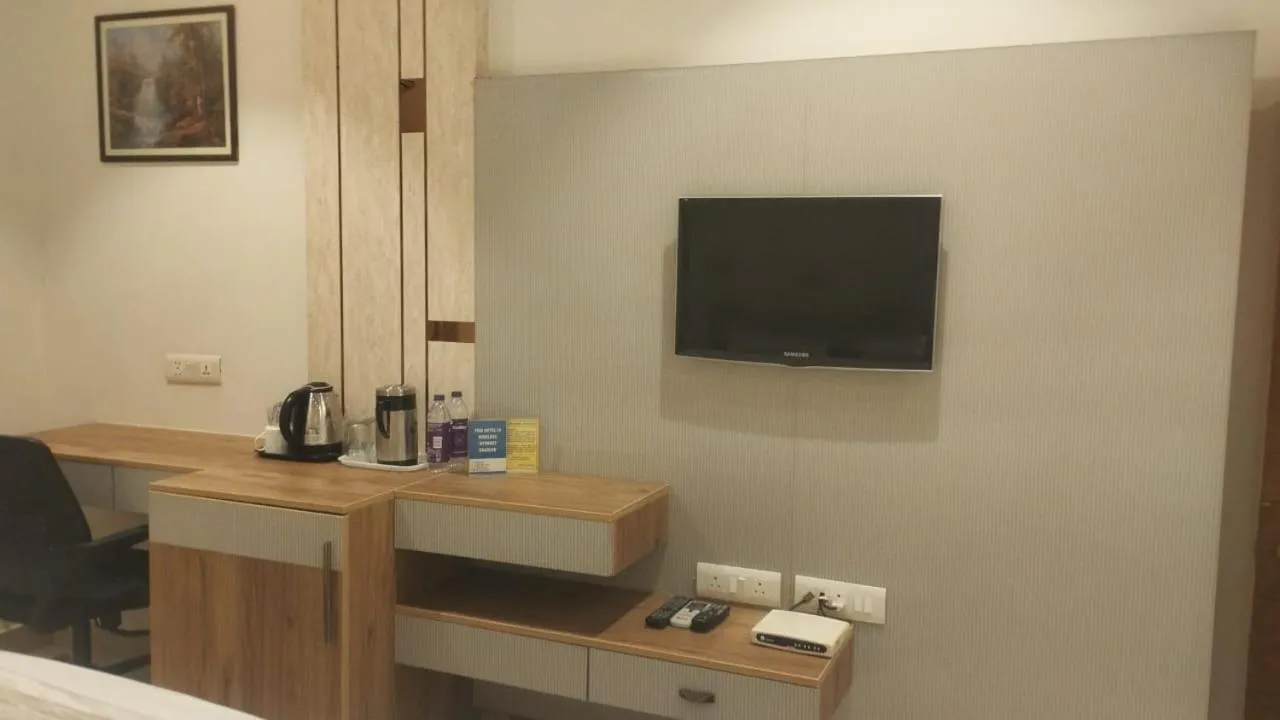 TV and multimedia, Bed in Hotel Annapoorna Residency