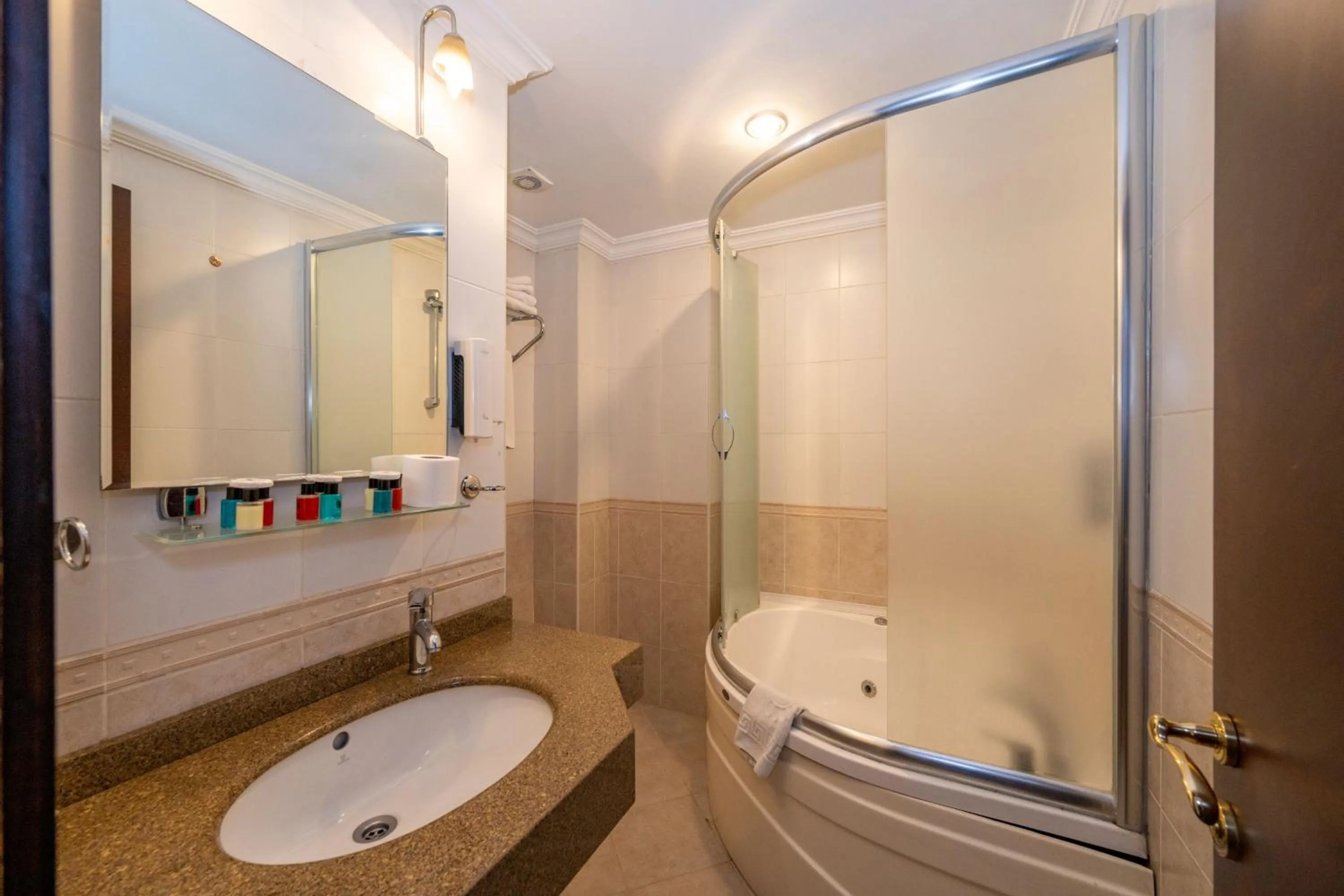 Shower in Pera Rose Hotel & Spa