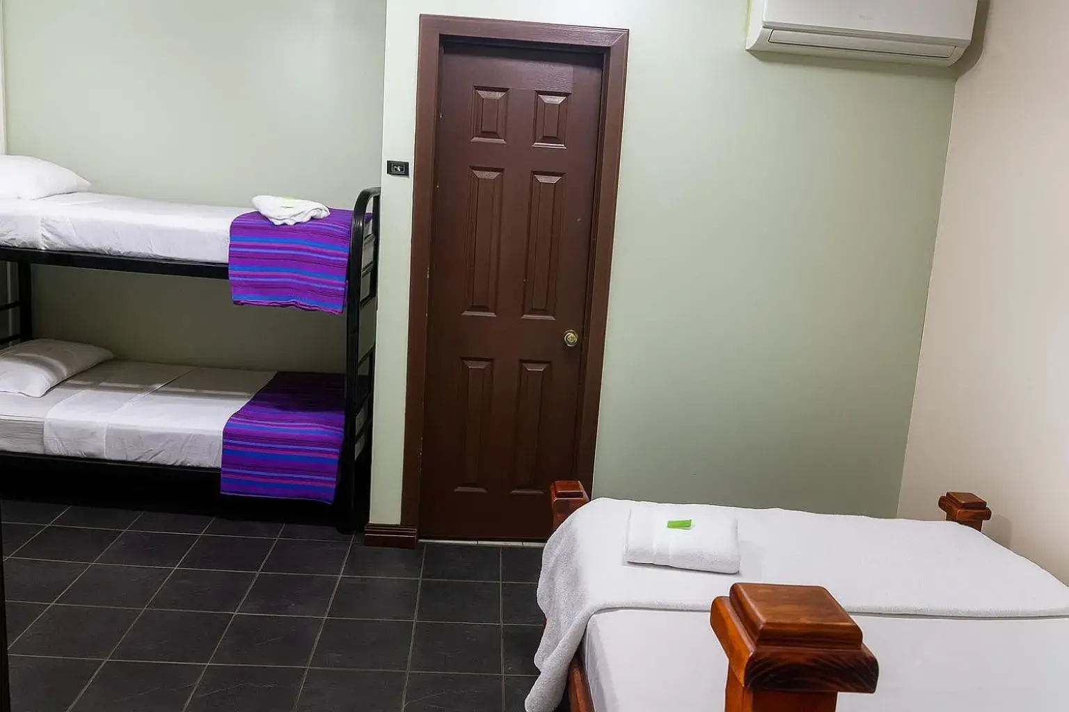 Quadruple Room with Bathroom - single occupancy in Hotel el Tucan Alajuela Quadruple Room with Bathroom - single occupancy in Hotel el Tucan Alajuela