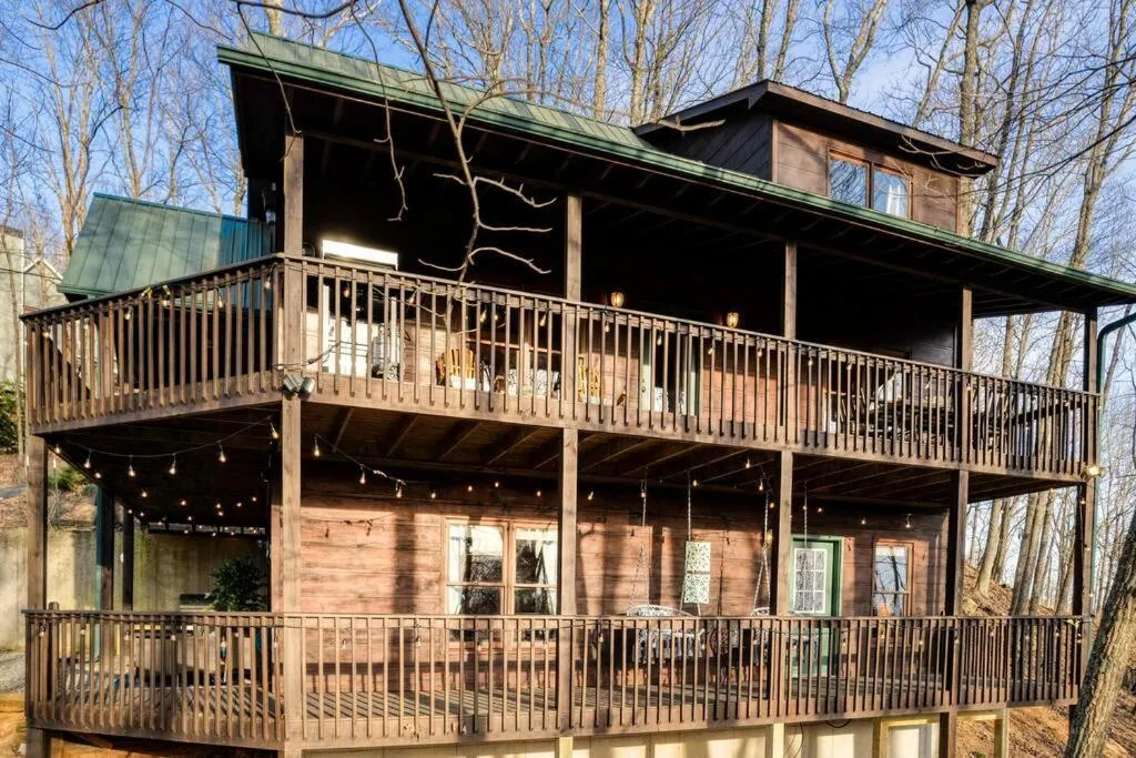 Property building in MTN Cabin Sleeps 10 - 5 Mins To Fishing & Camping