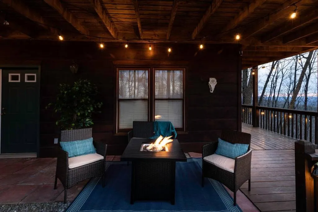 flat iron in MTN Cabin Sleeps 10 - 5 Mins To Fishing & Camping