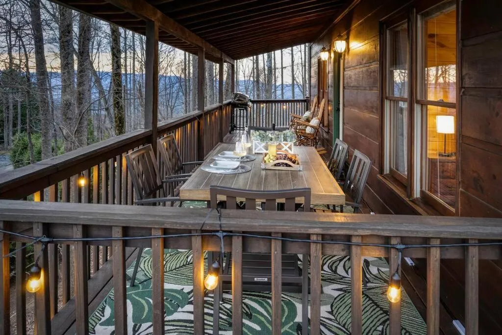 Patio in MTN Cabin Sleeps 10 - 5 Mins To Fishing & Camping