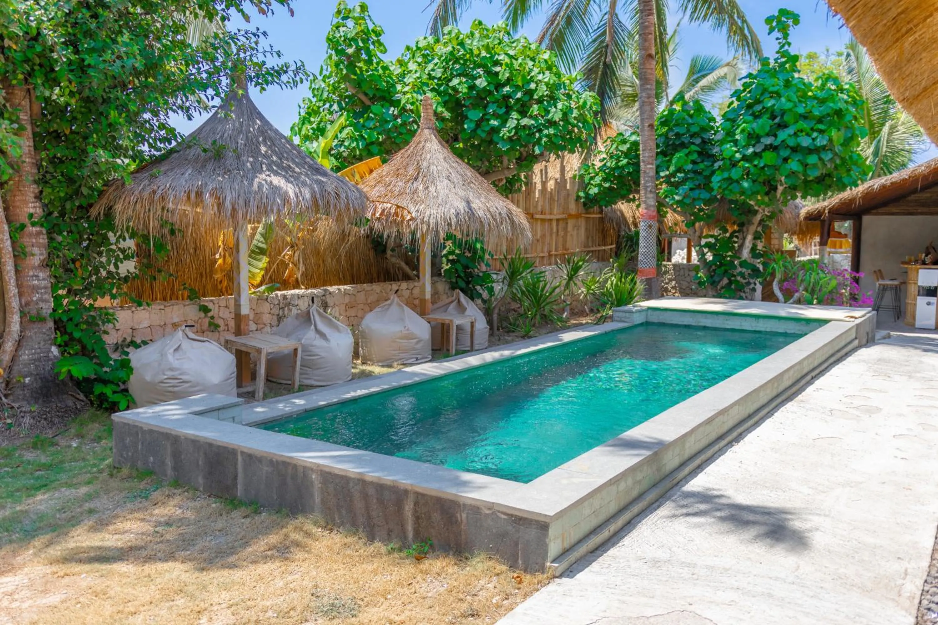 Day in Golden Garuda Cottages