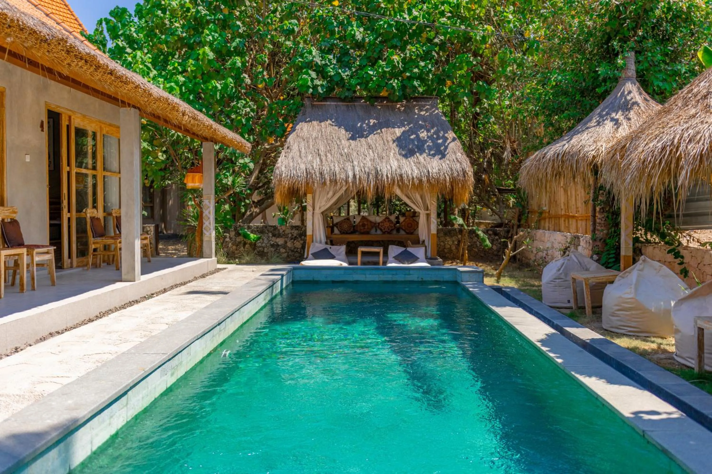 Day in Golden Garuda Cottages