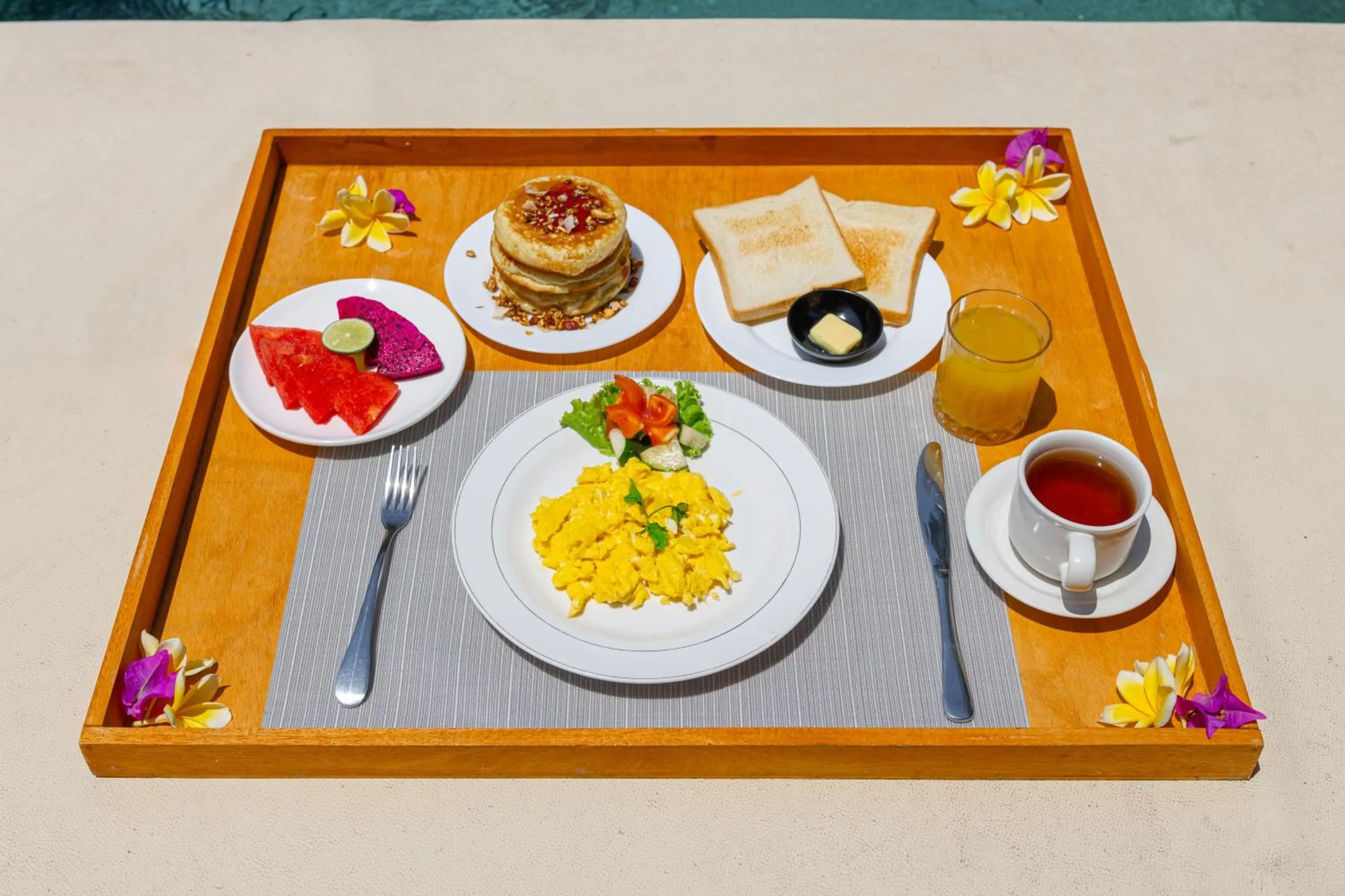 Food and drinks in Golden Garuda Cottages