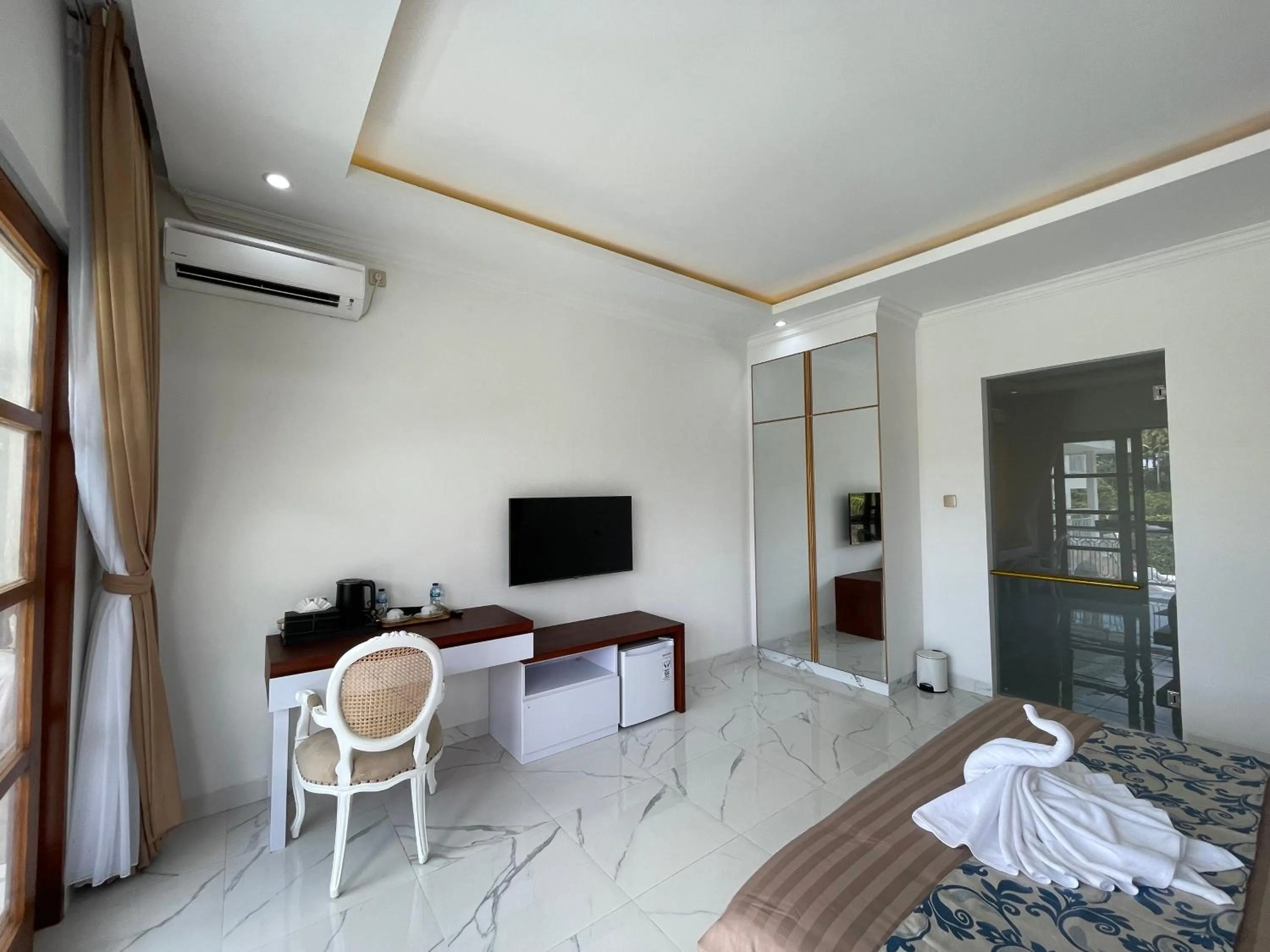 TV and multimedia, Bed in Royal Maharani Payogan