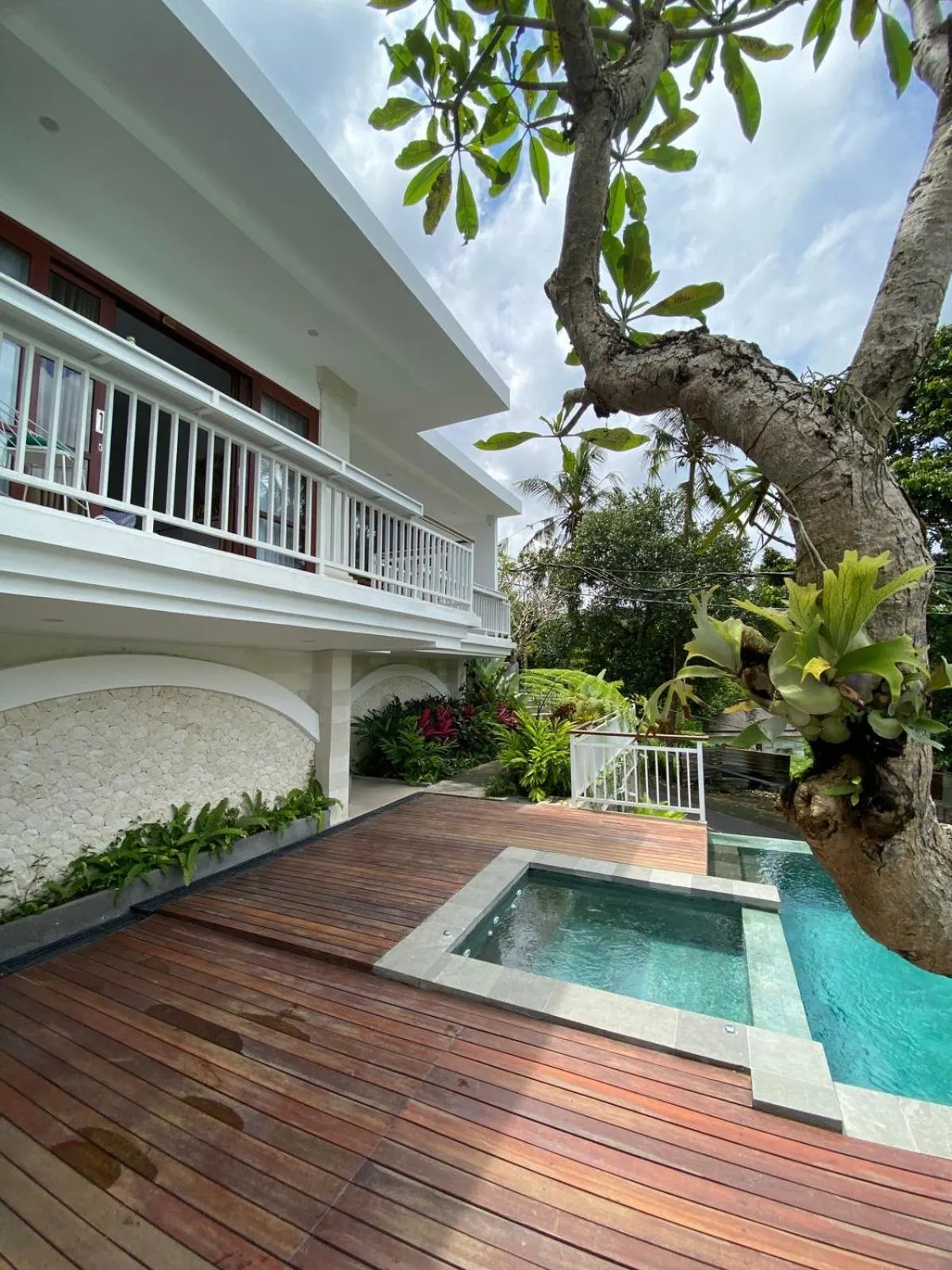 Swimming pool in Royal Maharani Payogan