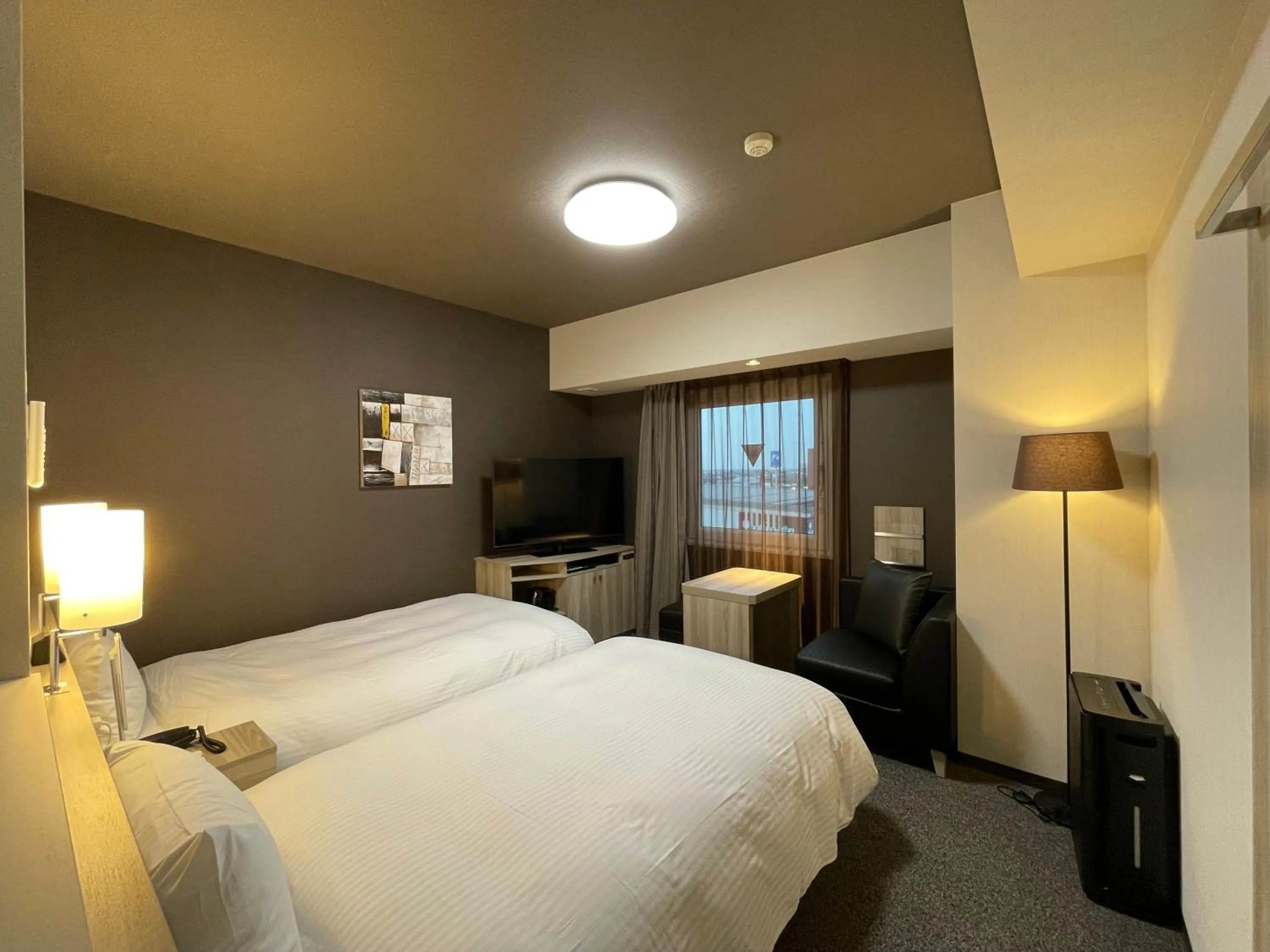 Photo of the whole room, Bed in Hotel Route Inn Mitsuke -Nakanoshima Mitsuke Inter-