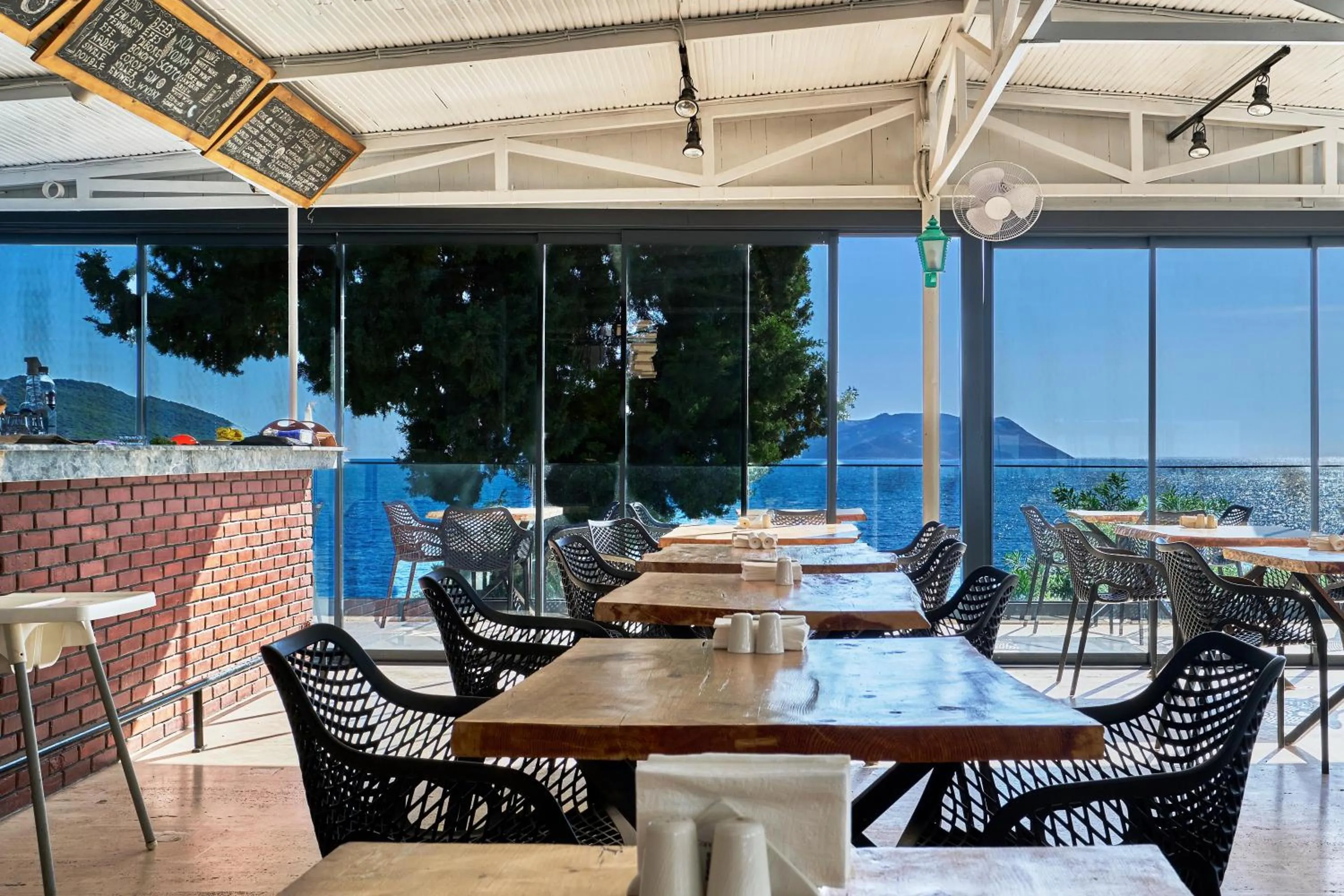 Restaurant/places to eat in Aqua Princess Hotel