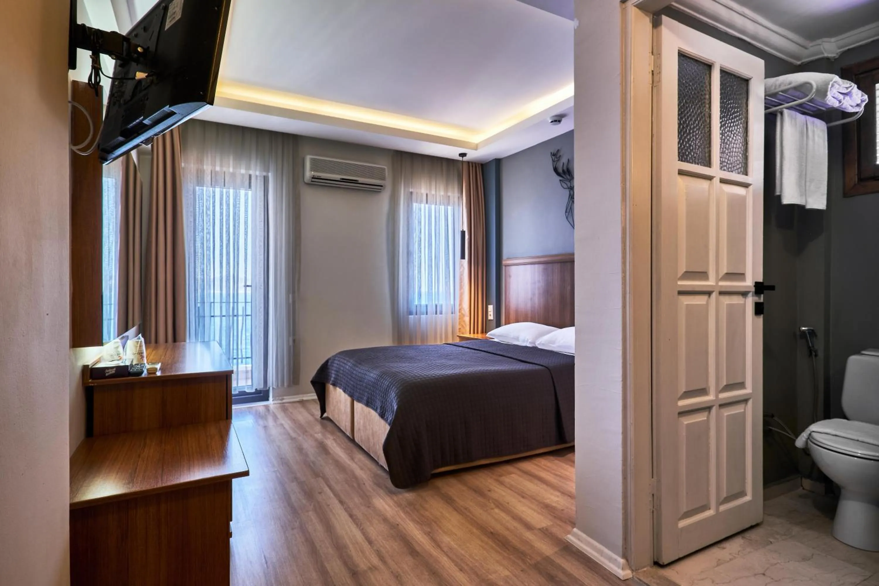 Photo of the whole room, Bed in Aqua Princess Hotel