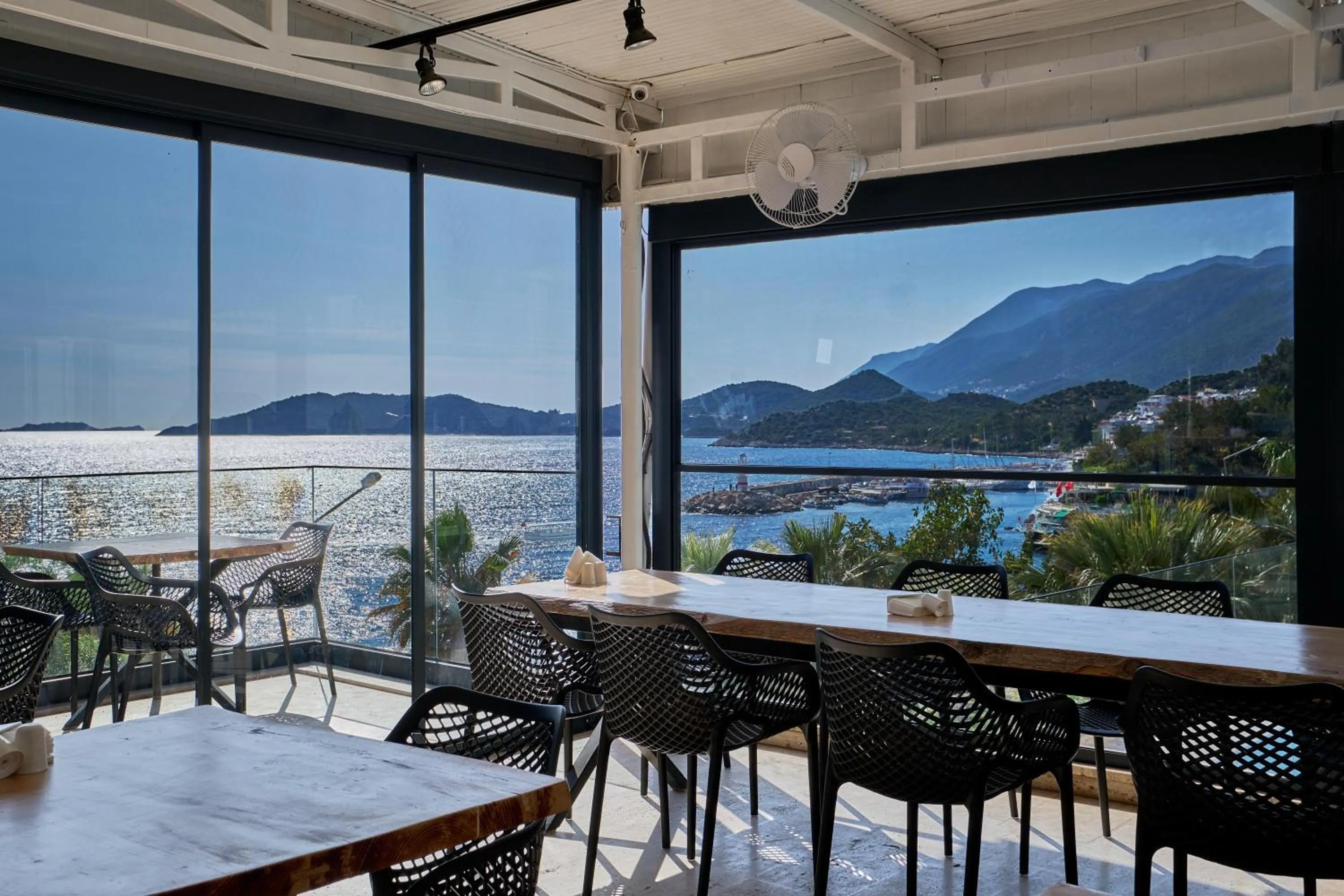 Restaurant/places to eat in Aqua Princess Hotel