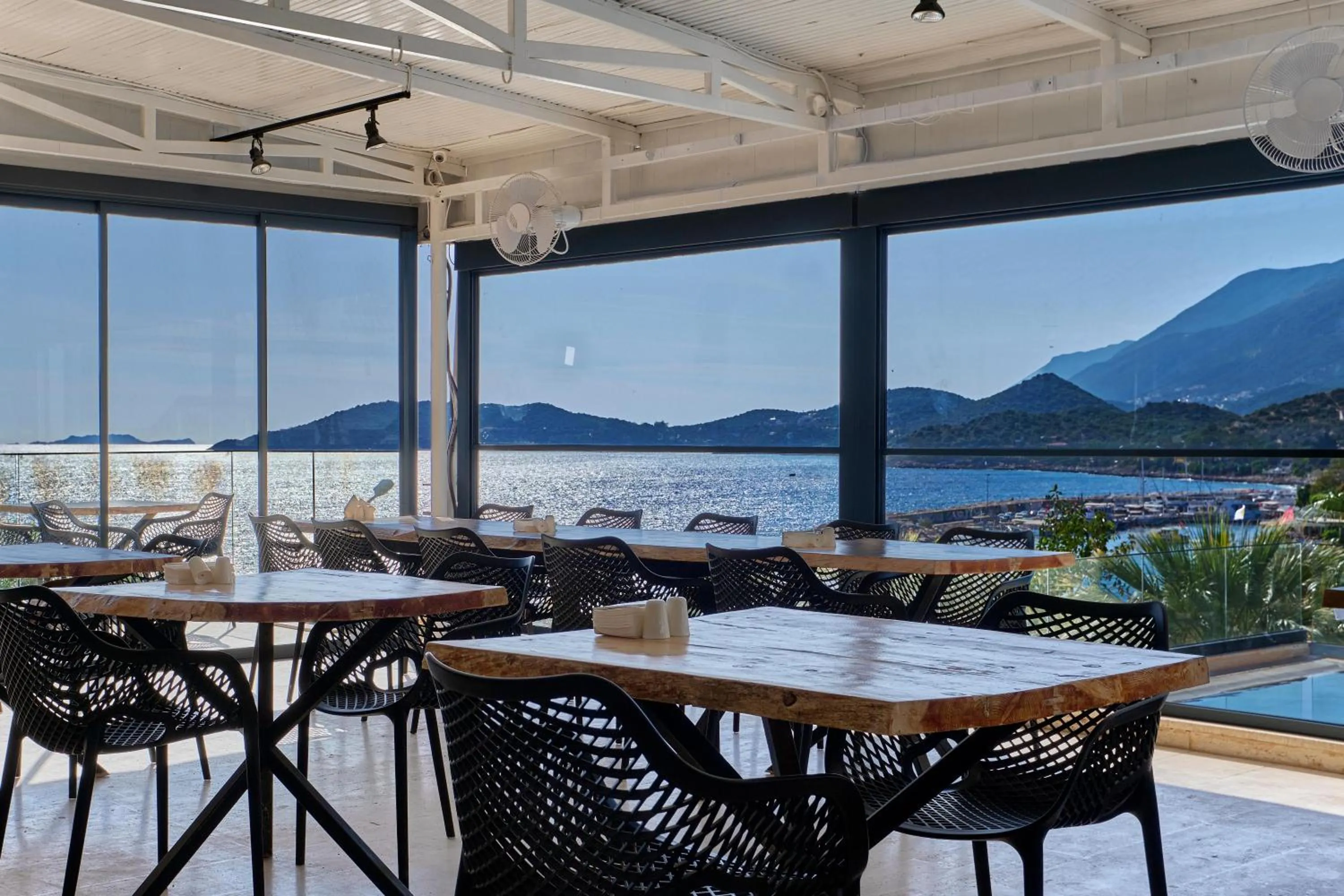 Restaurant/places to eat in Aqua Princess Hotel