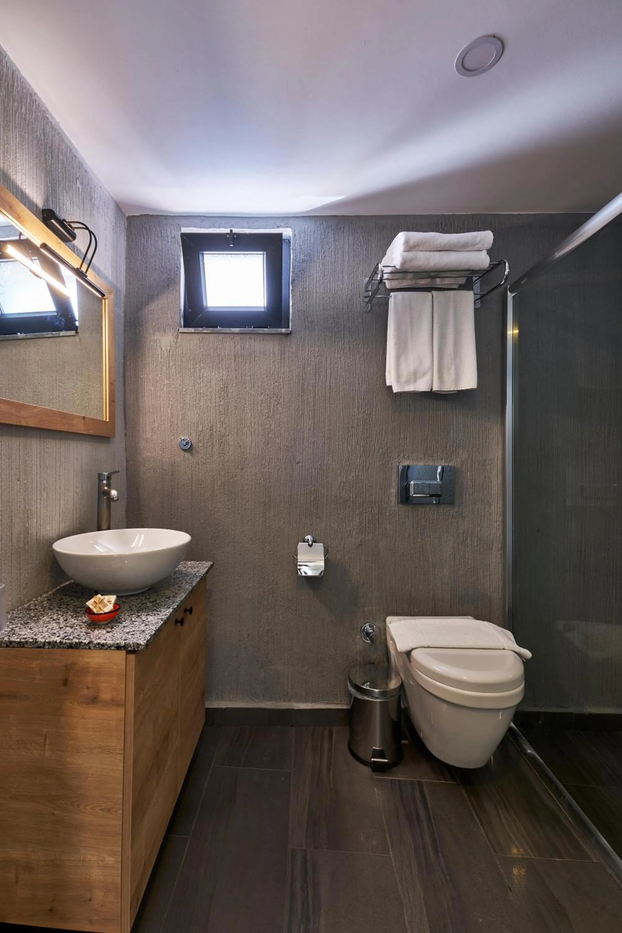 Toilet in Aqua Princess Hotel