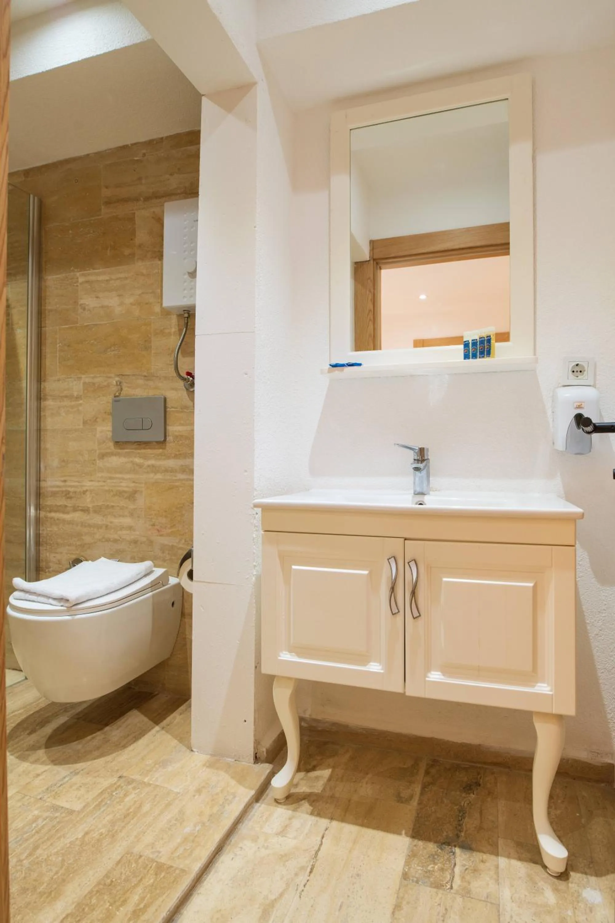 Toilet in MARE MARIN BOUTIQUE HOTEL