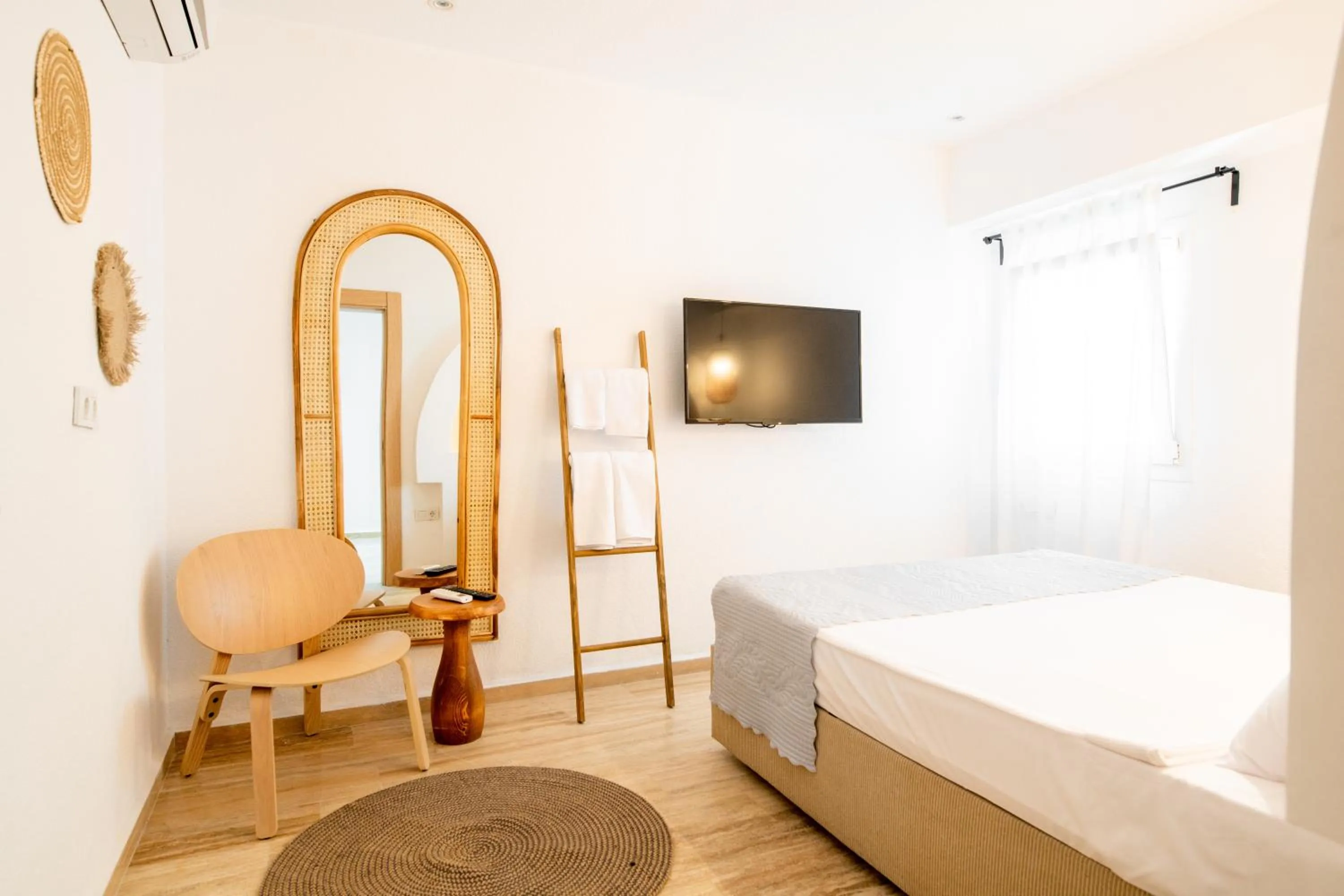 TV and multimedia, Bed in MARE MARIN BOUTIQUE HOTEL