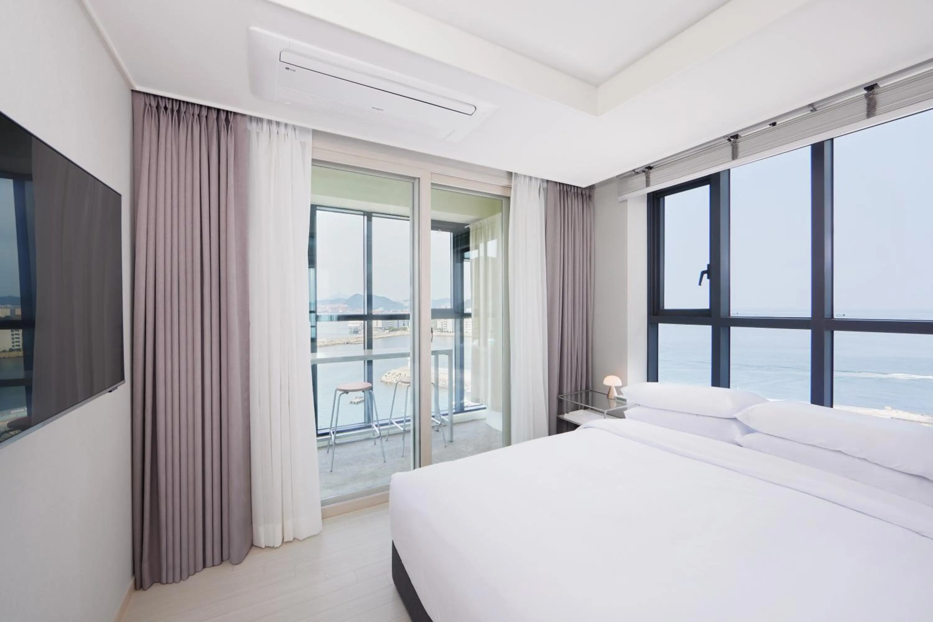 Decorative detail in Shiftdoor Residence Hari