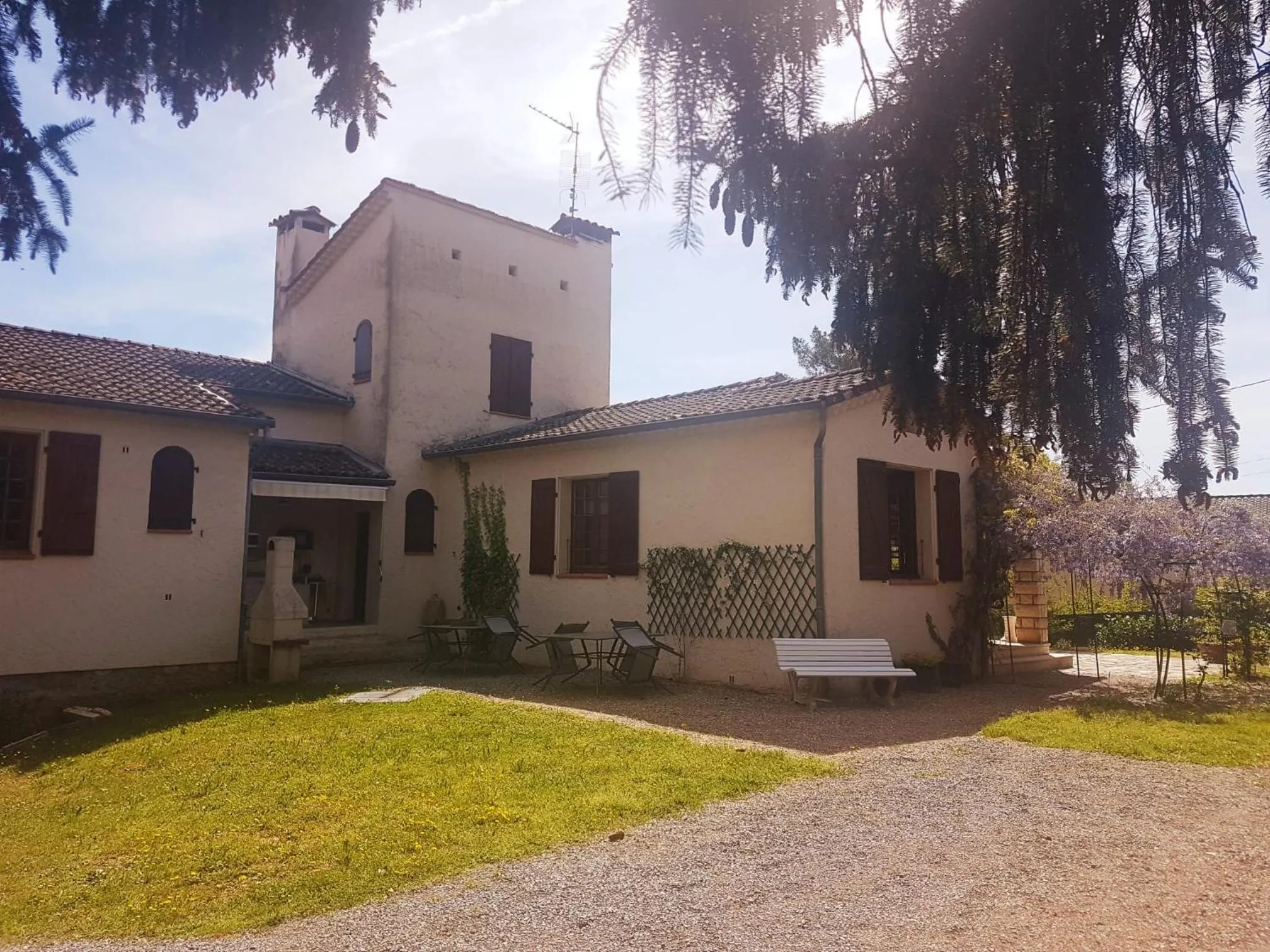 Dining area in LAUTRE