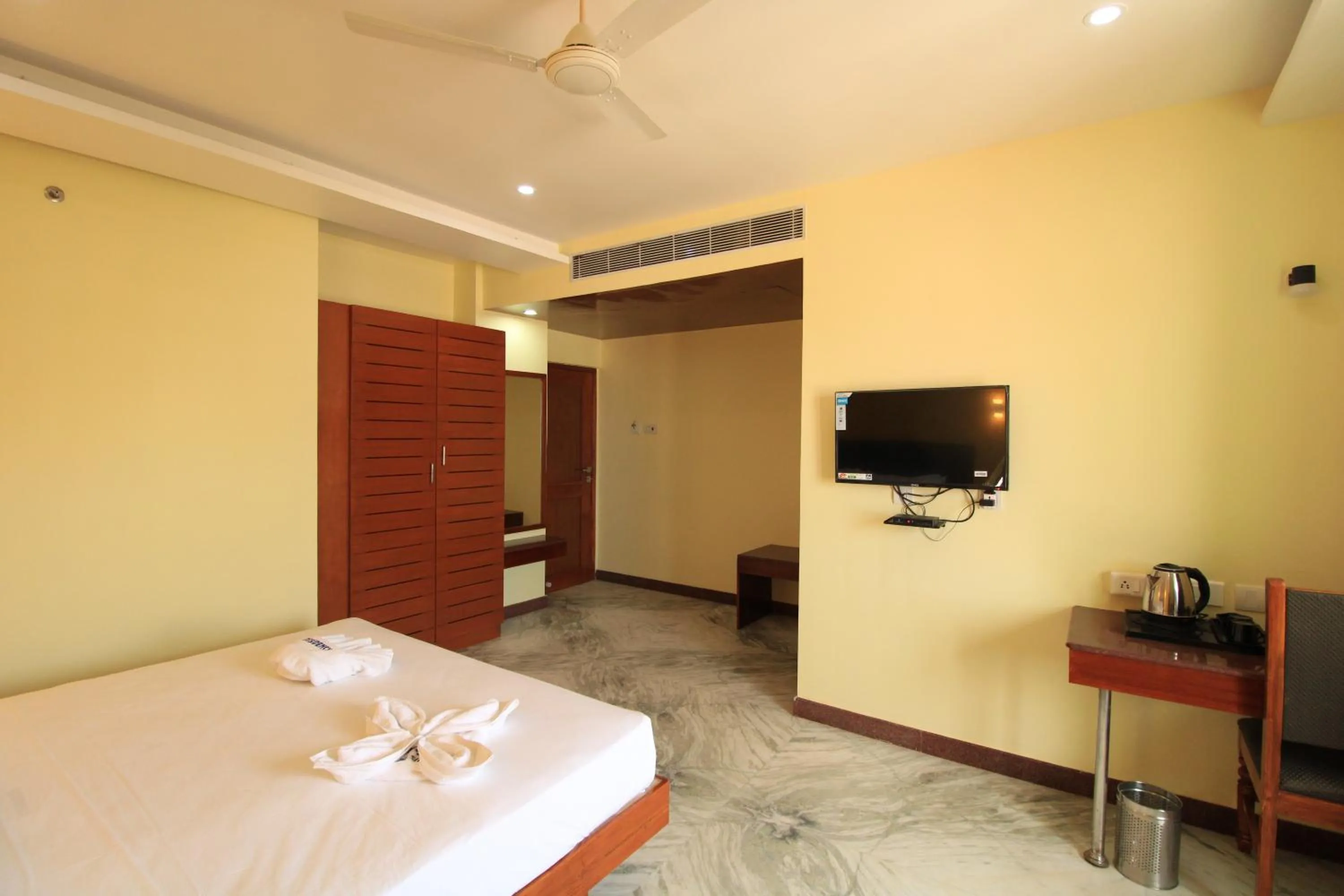 TV and multimedia, Bed in Pondy Southern Residency