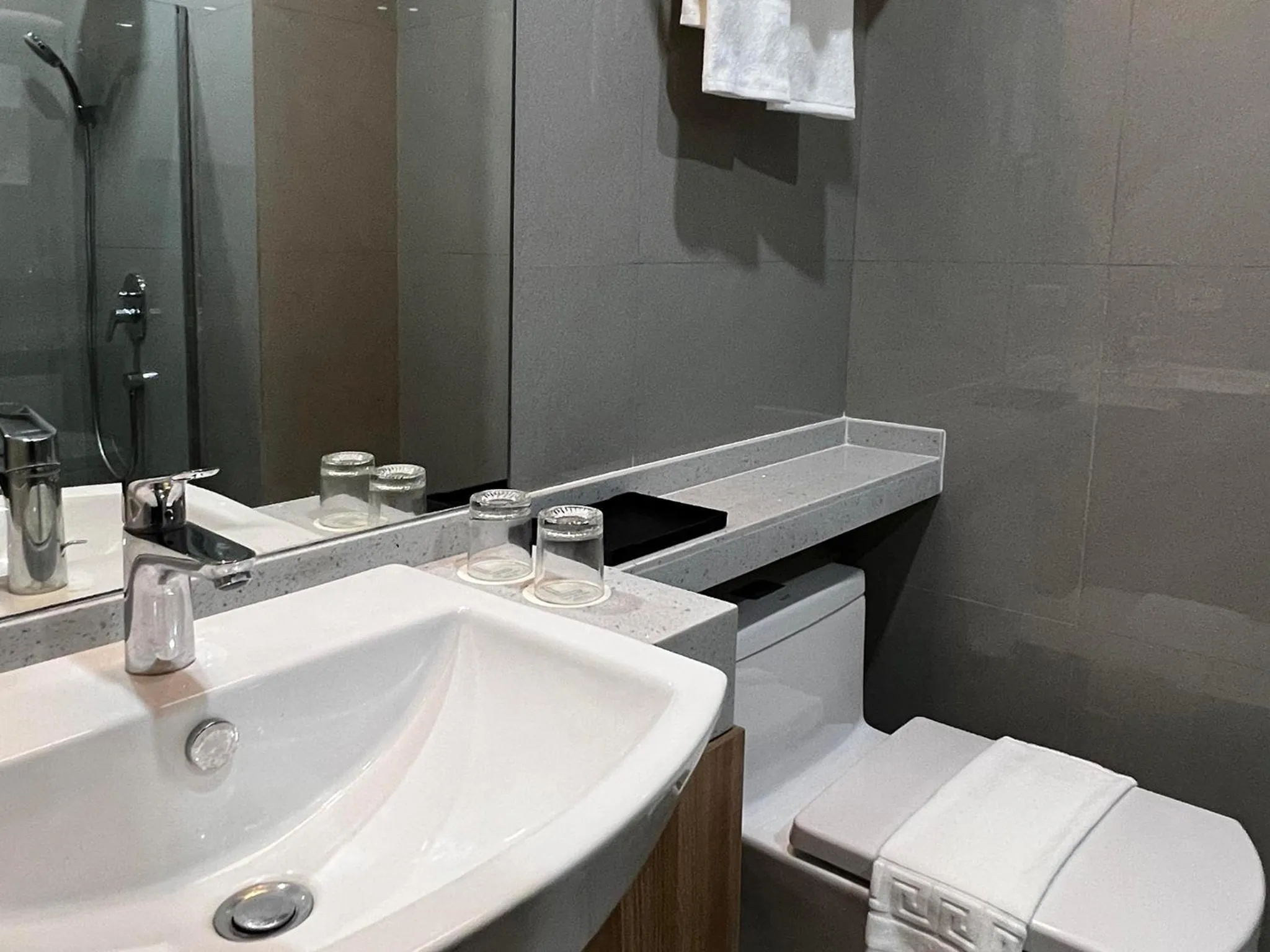 Toilet in The Litton Hotel by Carterson