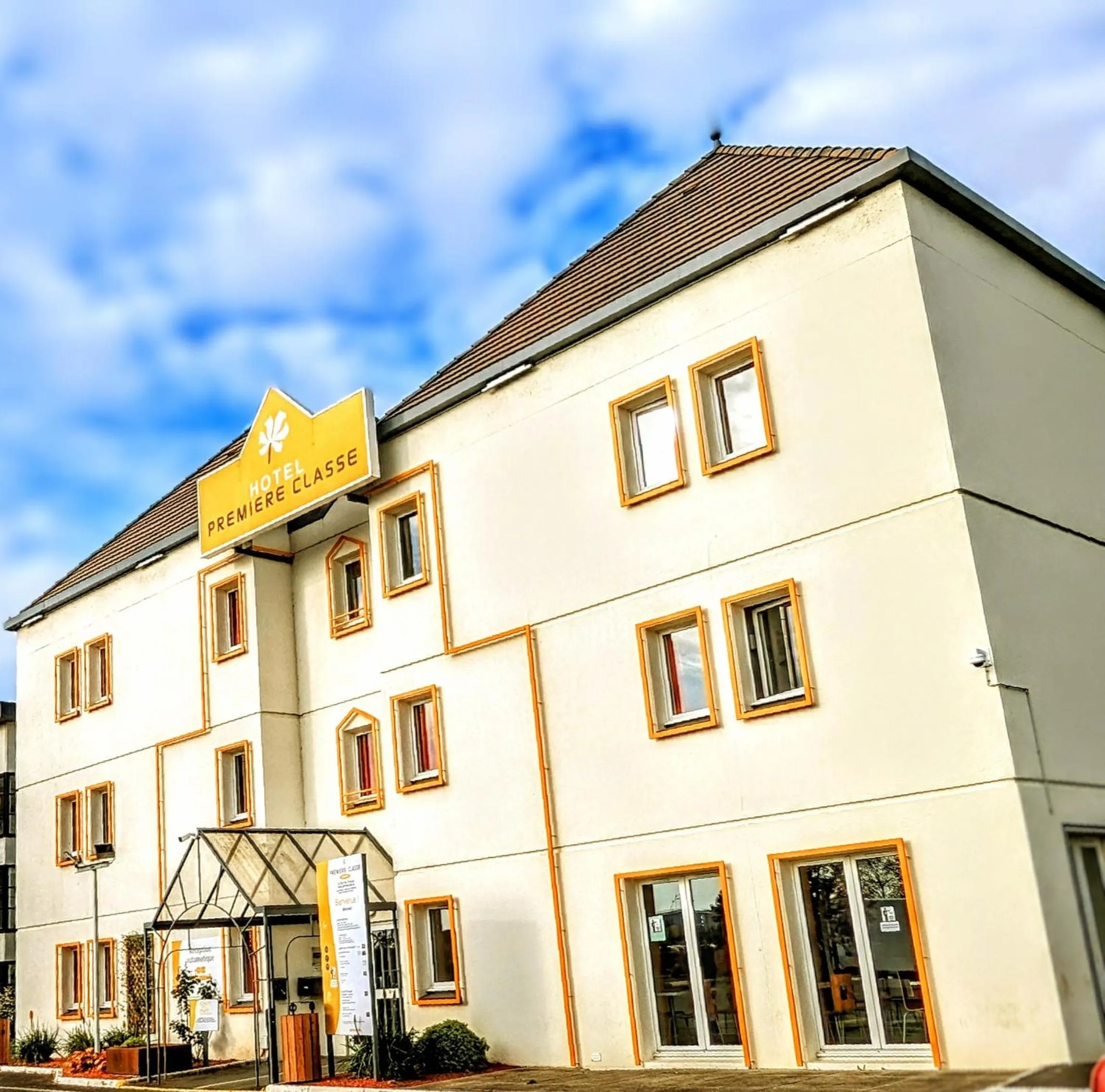 Property building in PREMIERE CLASSE ANGERS SUD Louvre Hotels group