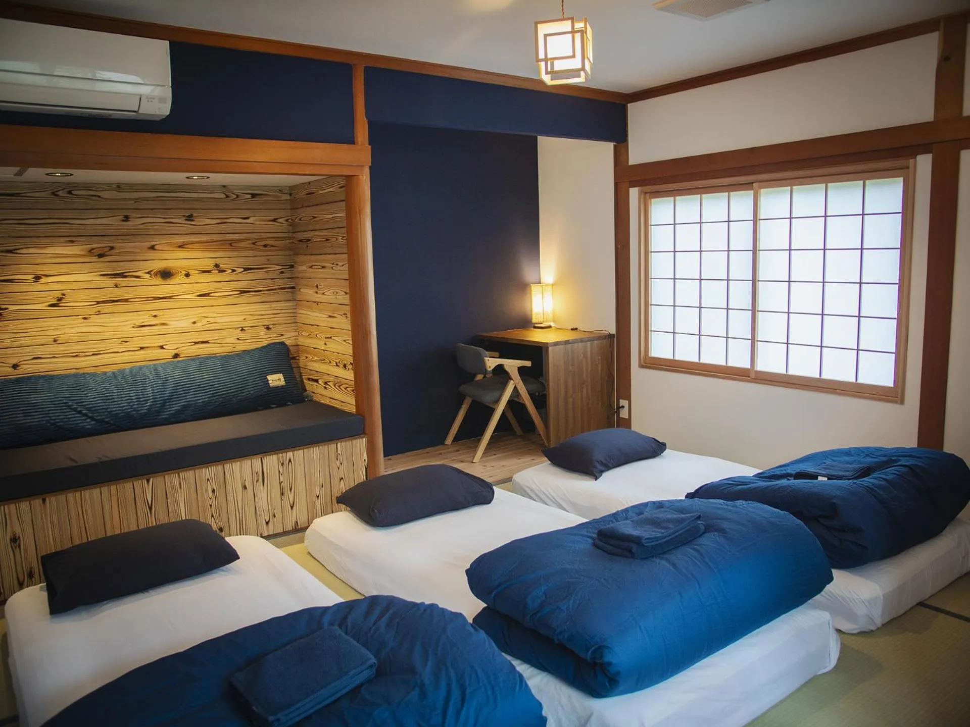 Photo of the whole room, Bed in Next Chapter - Guesthouse - Kito