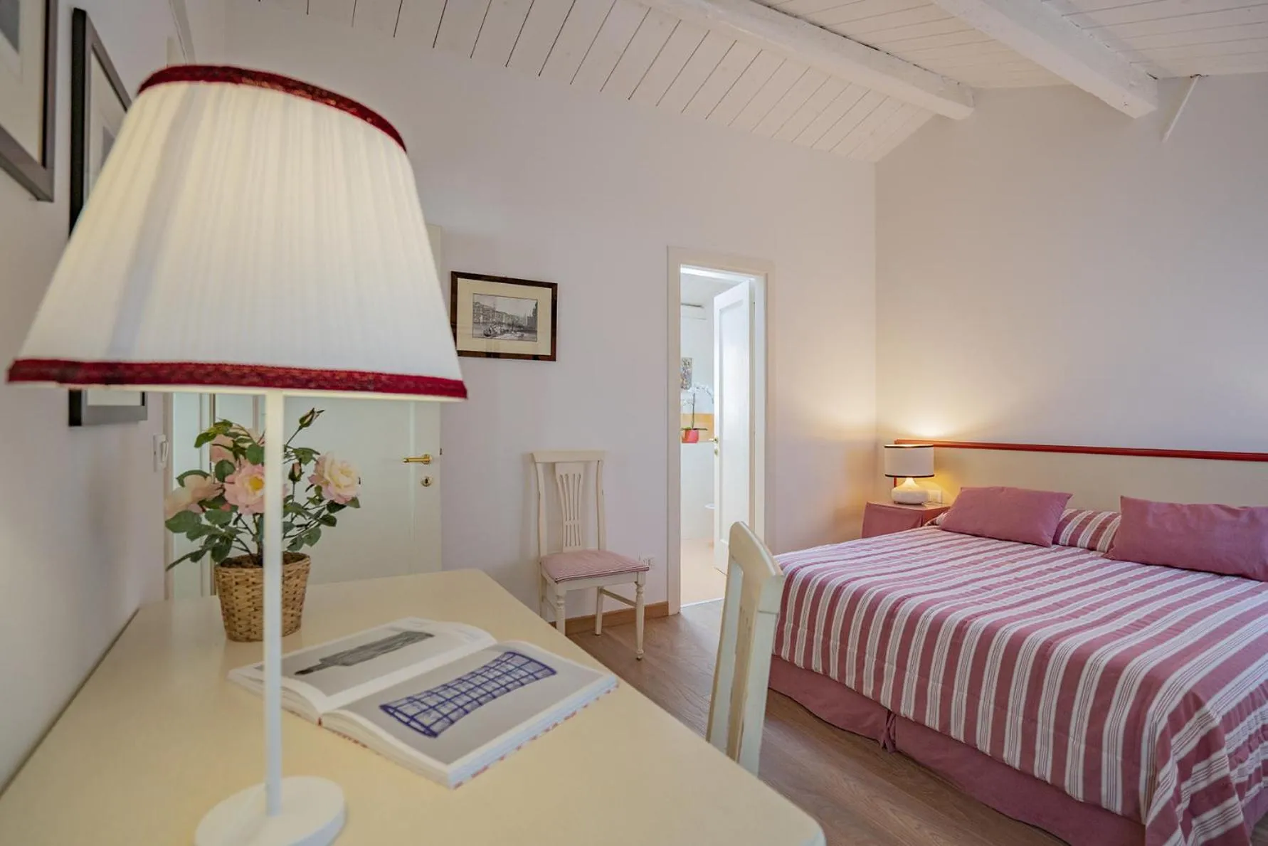 Bed in Ca' Dei Musicanti 3 Few Steps from Rialto Bridge!
