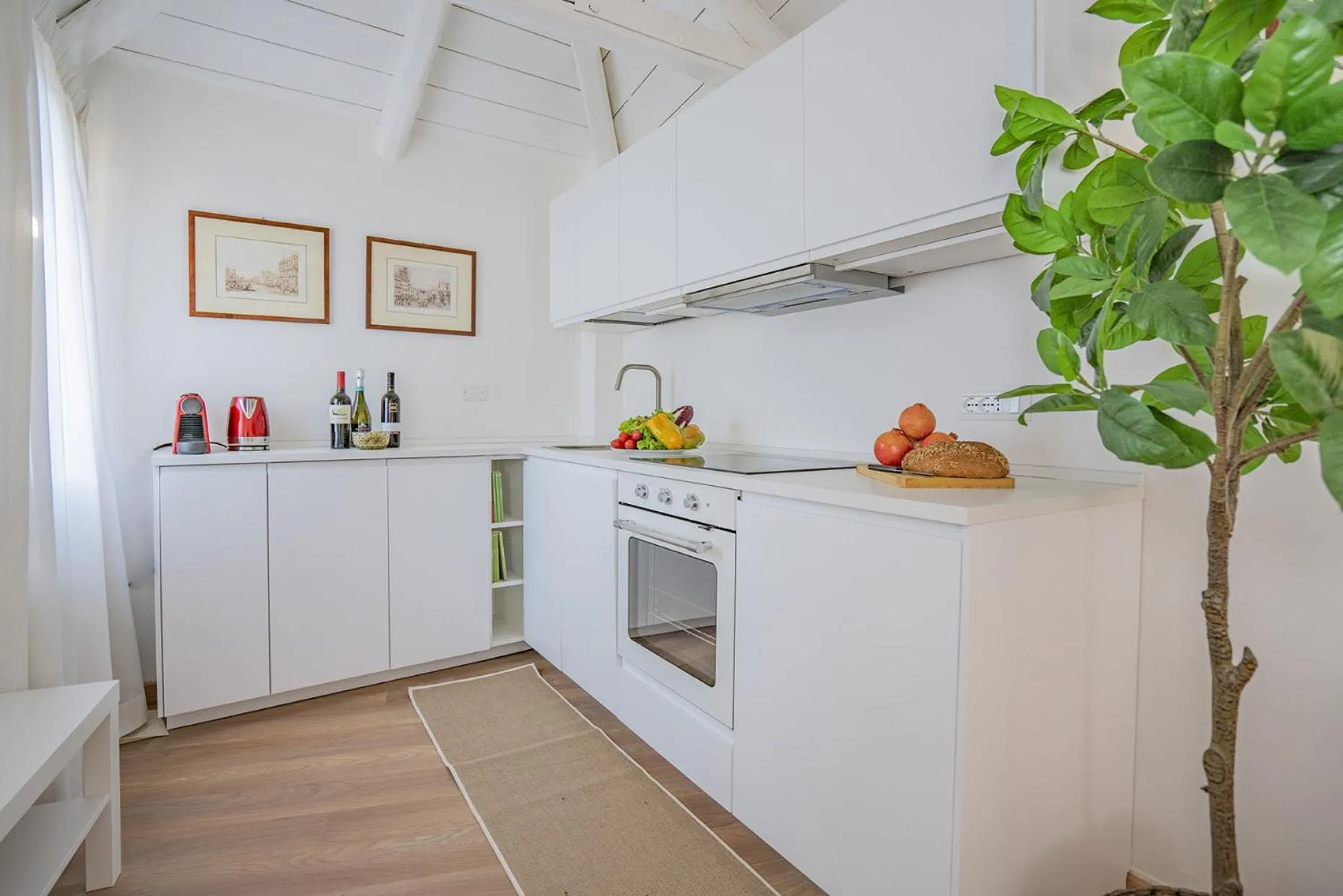 Kitchen or kitchenette in Ca' Dei Musicanti 3 Few Steps from Rialto Bridge!